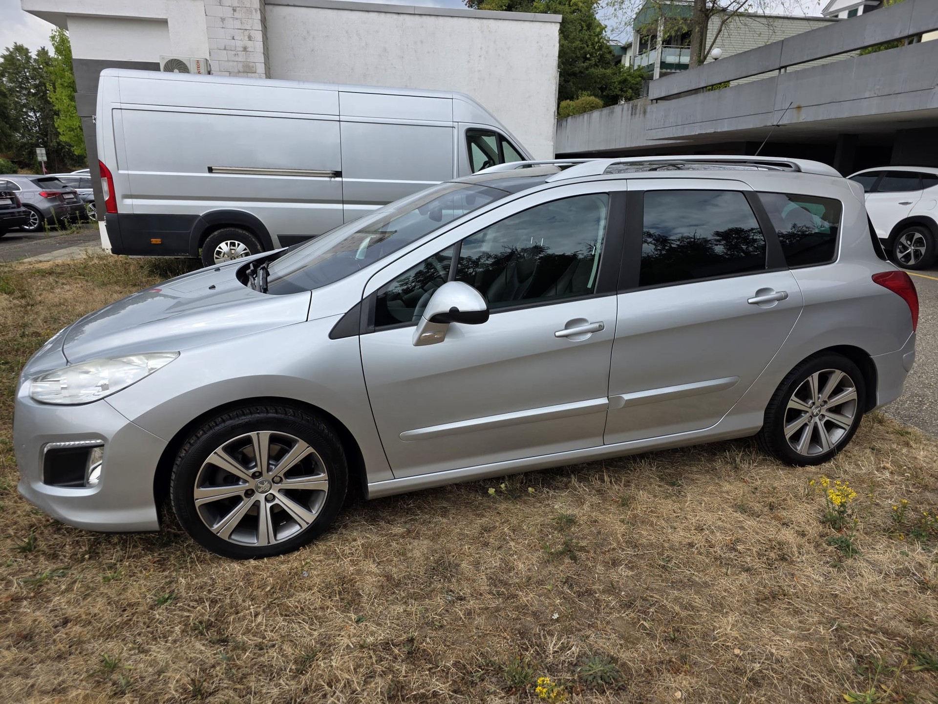 PEUGEOT 308 SW 1.6 16V Turbo Sport Pack Automatic-image-3