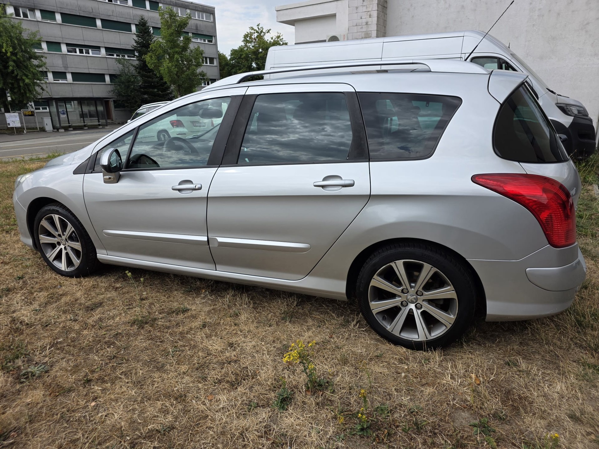PEUGEOT 308 SW 1.6 16V Turbo Sport Pack Automatic-image-4