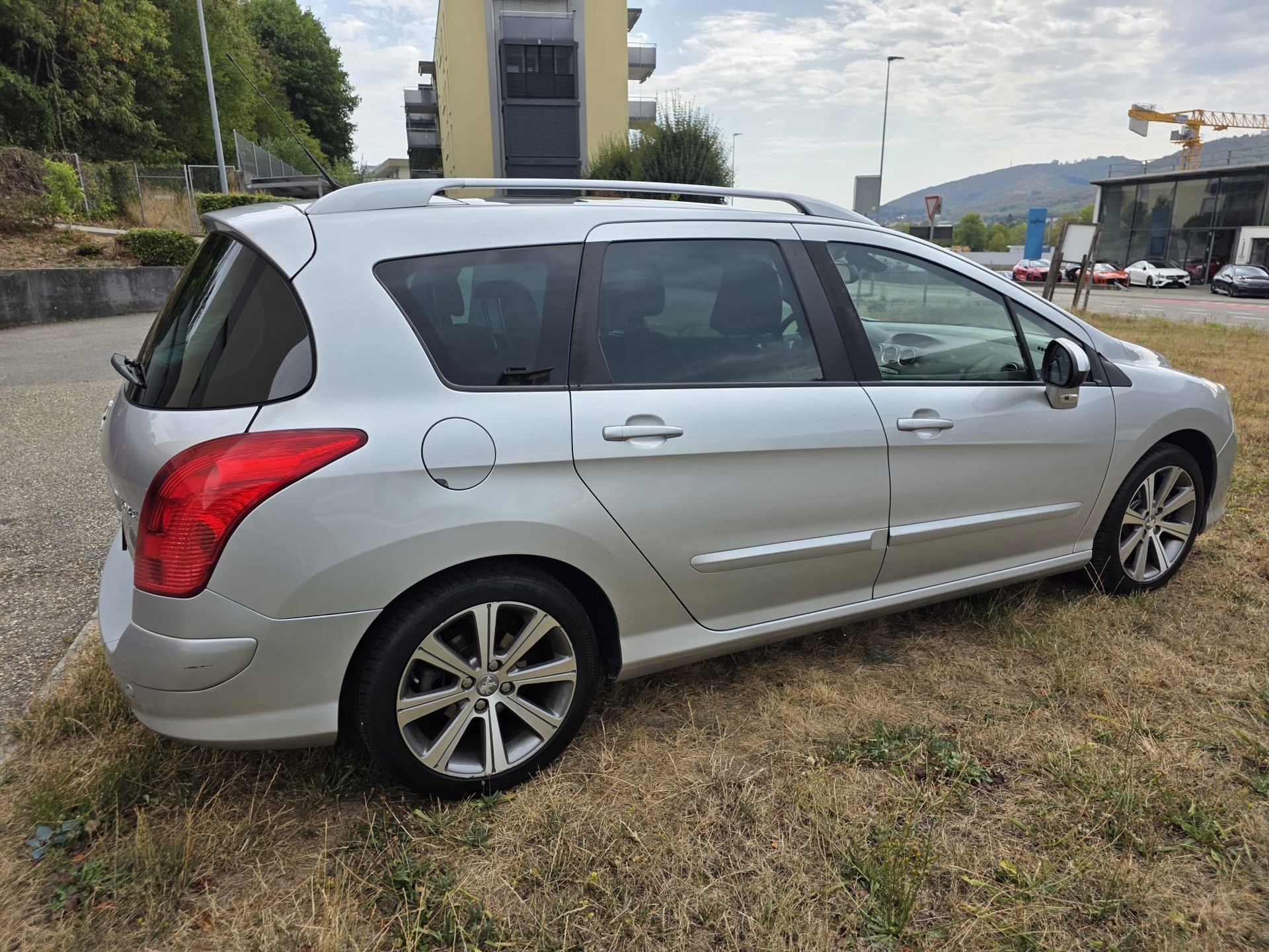 PEUGEOT 308 SW 1.6 16V Turbo Sport Pack Automatic-image-7