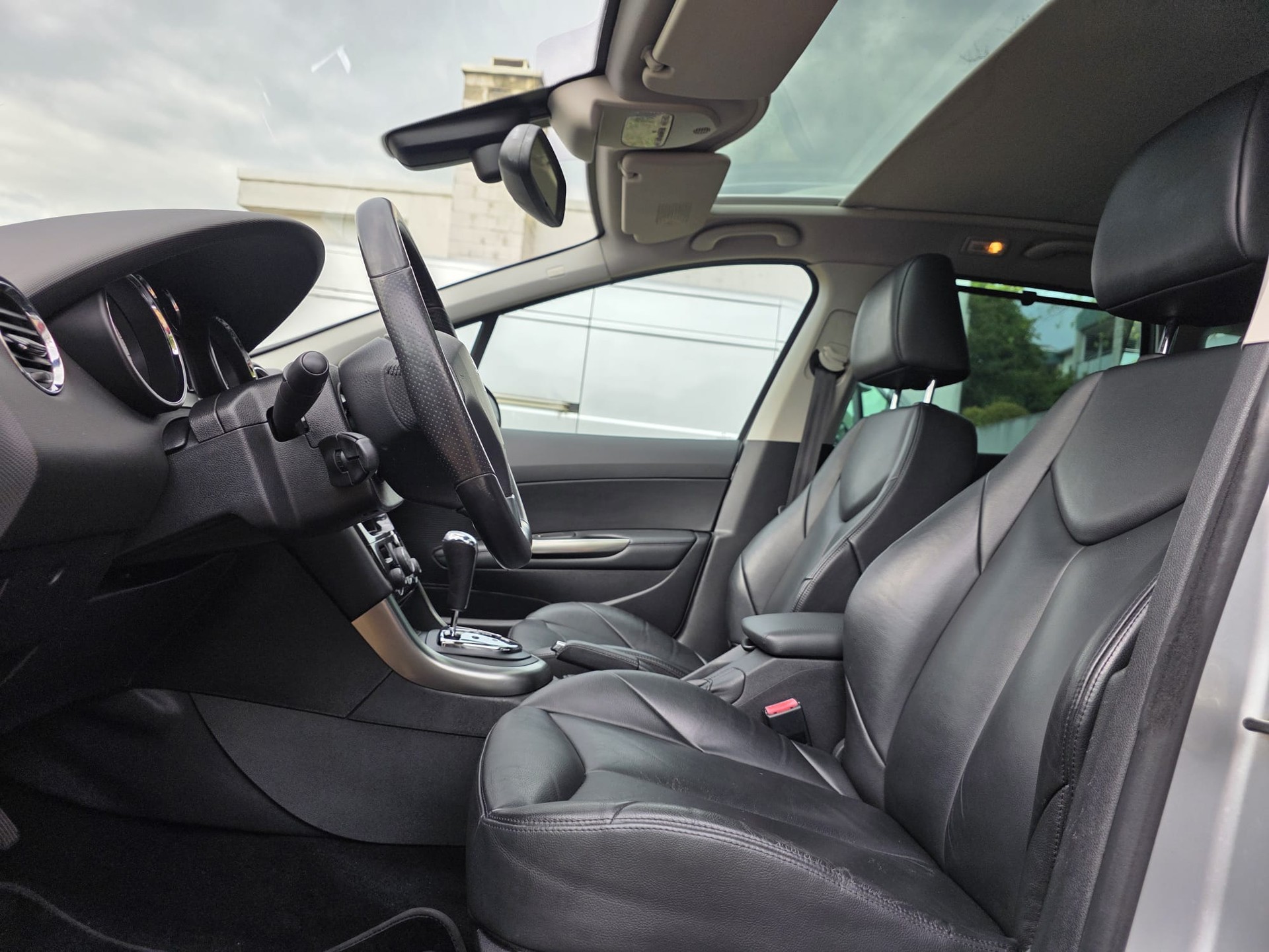 PEUGEOT 308 SW 1.6 16V Turbo Sport Pack Automatic-image-9