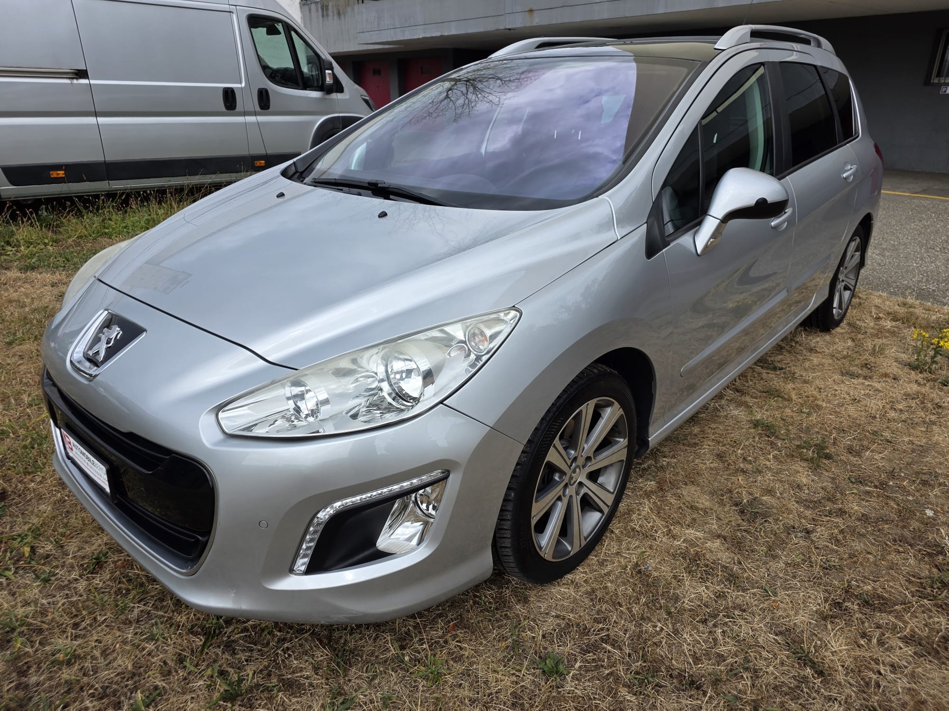 PEUGEOT 308 SW 1.6 16V Turbo Sport Pack Automatic-image-2