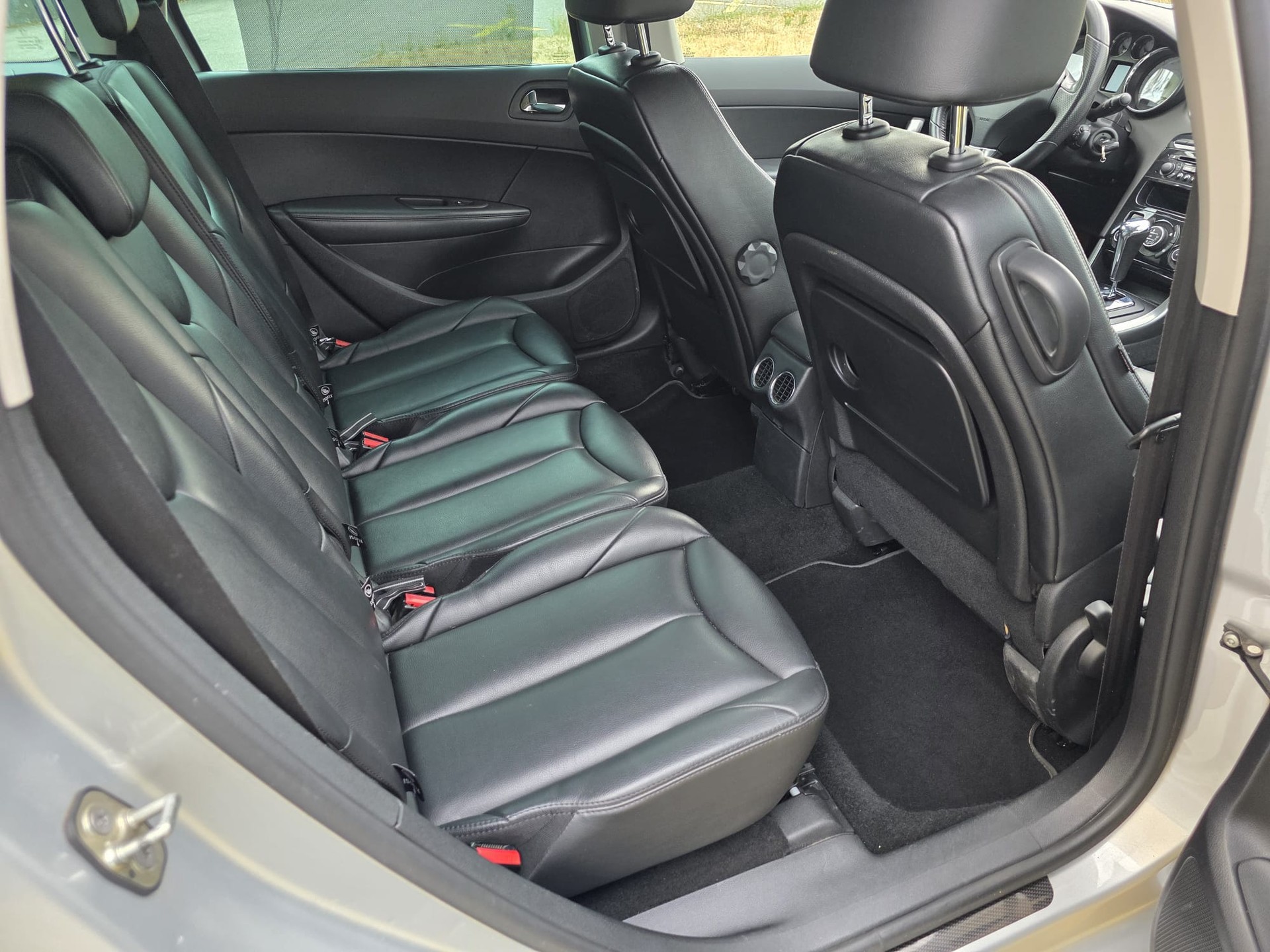 PEUGEOT 308 SW 1.6 16V Turbo Sport Pack Automatic-image-12