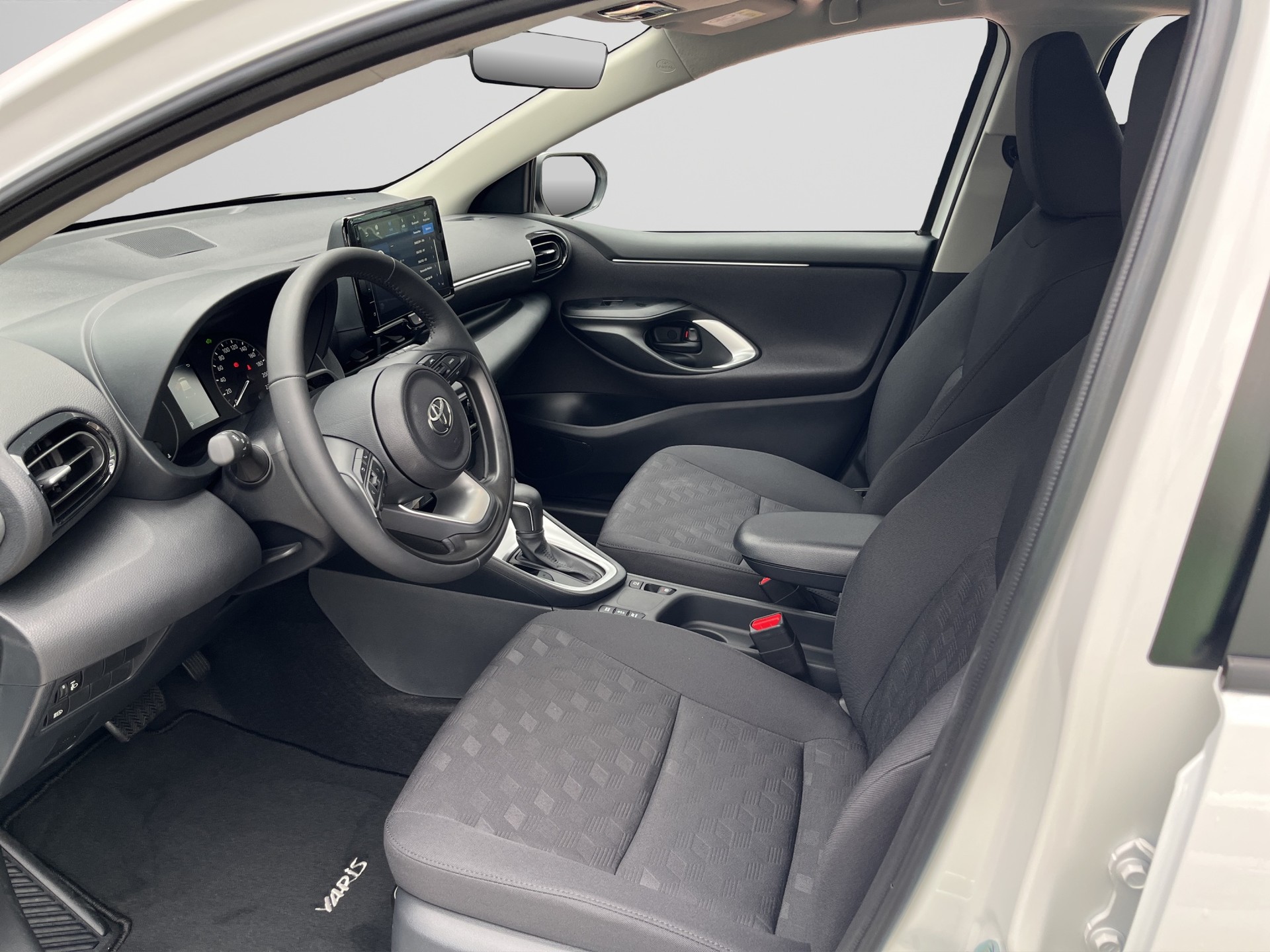 TOYOTA YARIS 1.5 VVT-i HSD Comfo-image-7