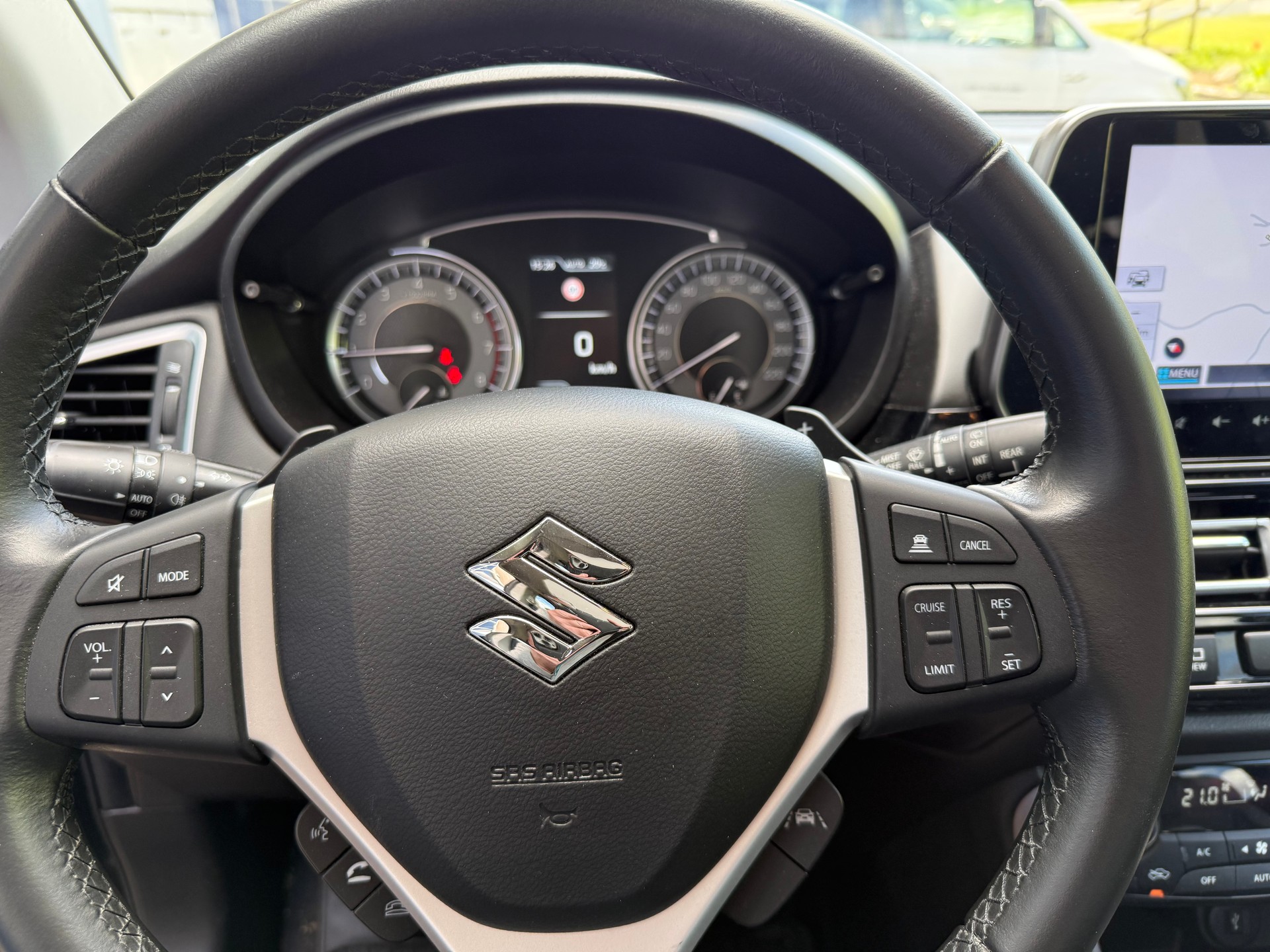 SUZUKI SX4 S-Cross 1.4 16V Compact Top Hybrid 4WD Automatic-image-6