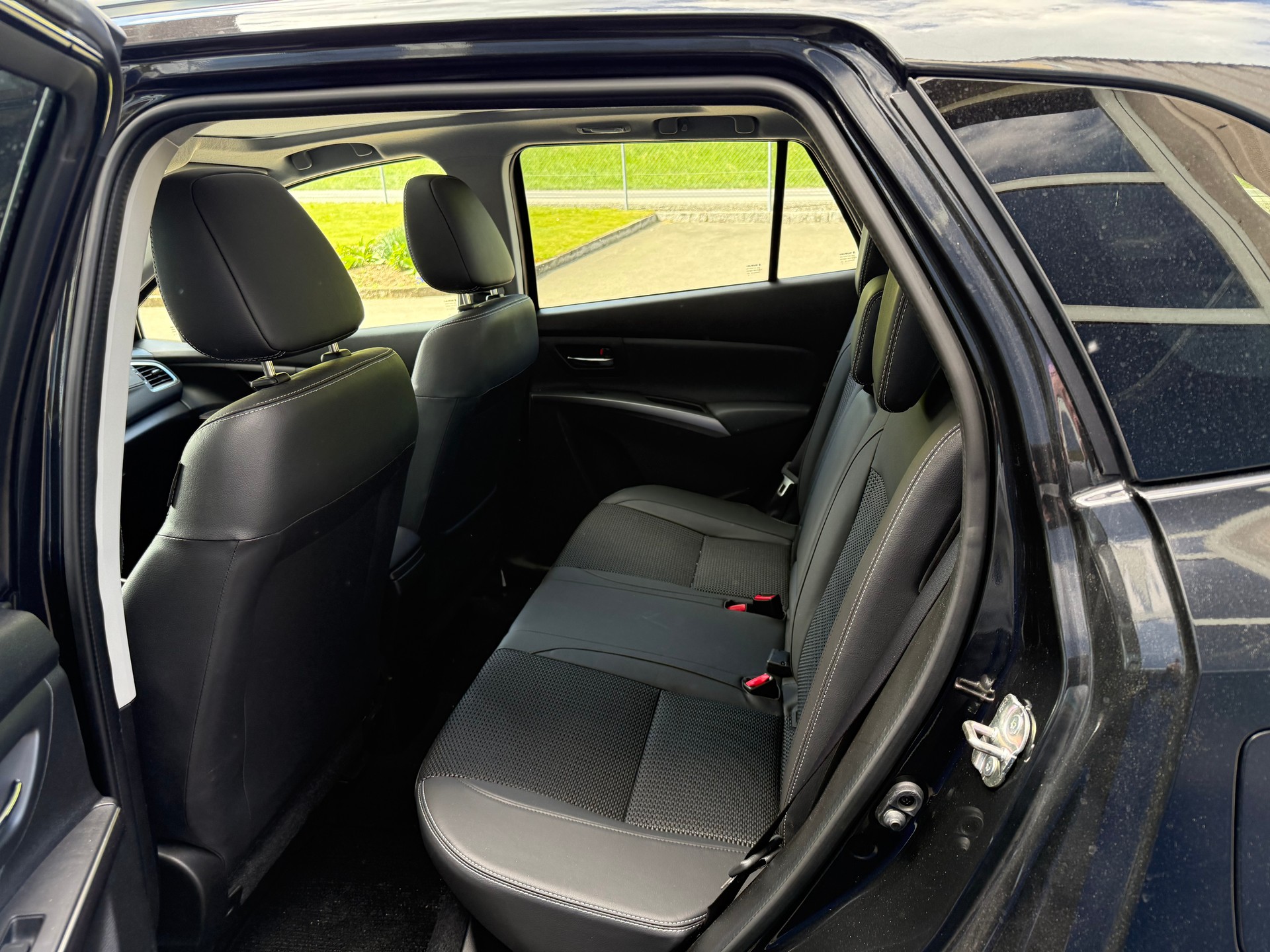 SUZUKI SX4 S-Cross 1.4 16V Compact Top Hybrid 4WD Automatic-image-5