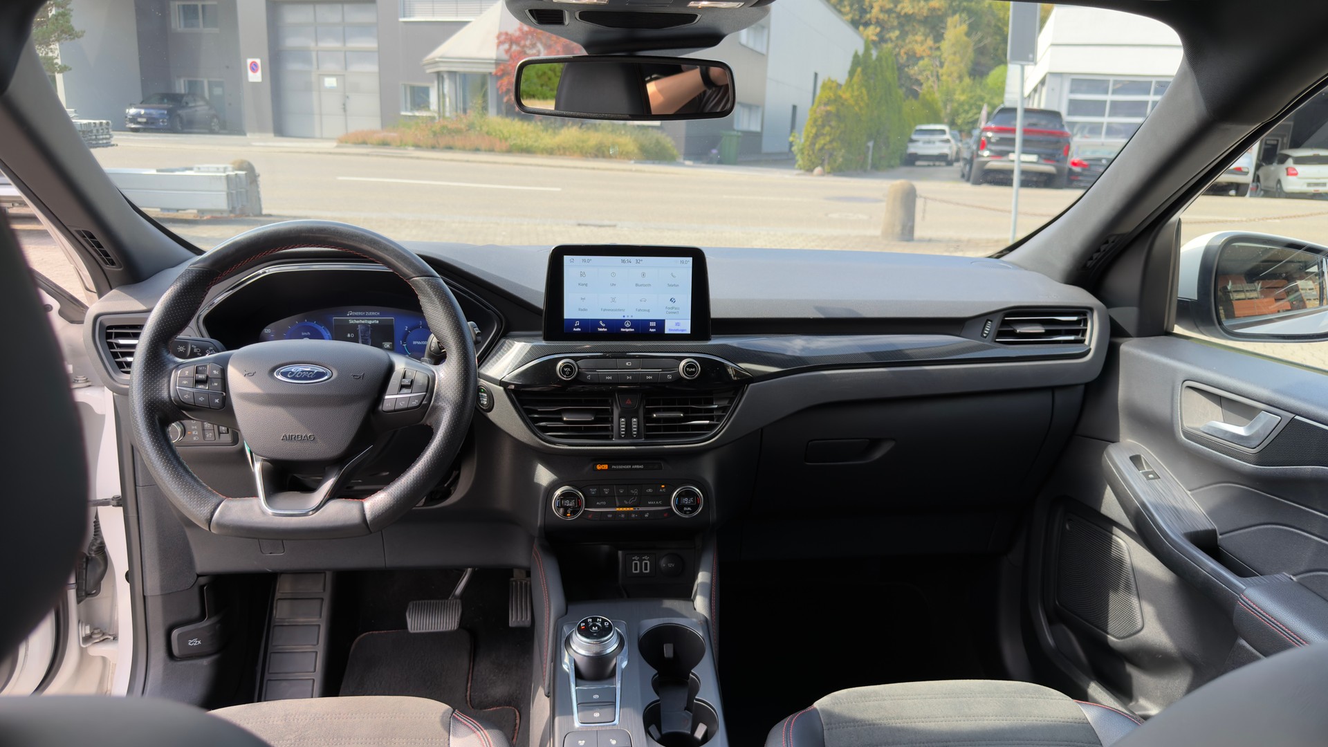 FORD Kuga 2.0 TDCi EcoBlue ST-Line X 4WD-image-15