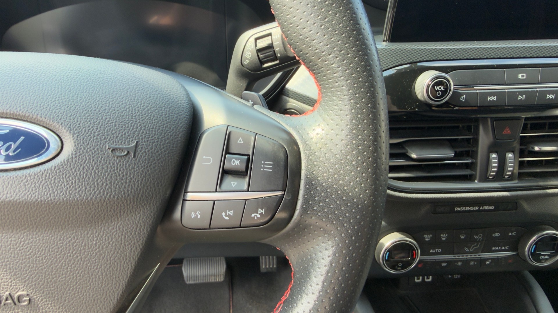 FORD Kuga 2.0 TDCi EcoBlue ST-Line X 4WD-image-11
