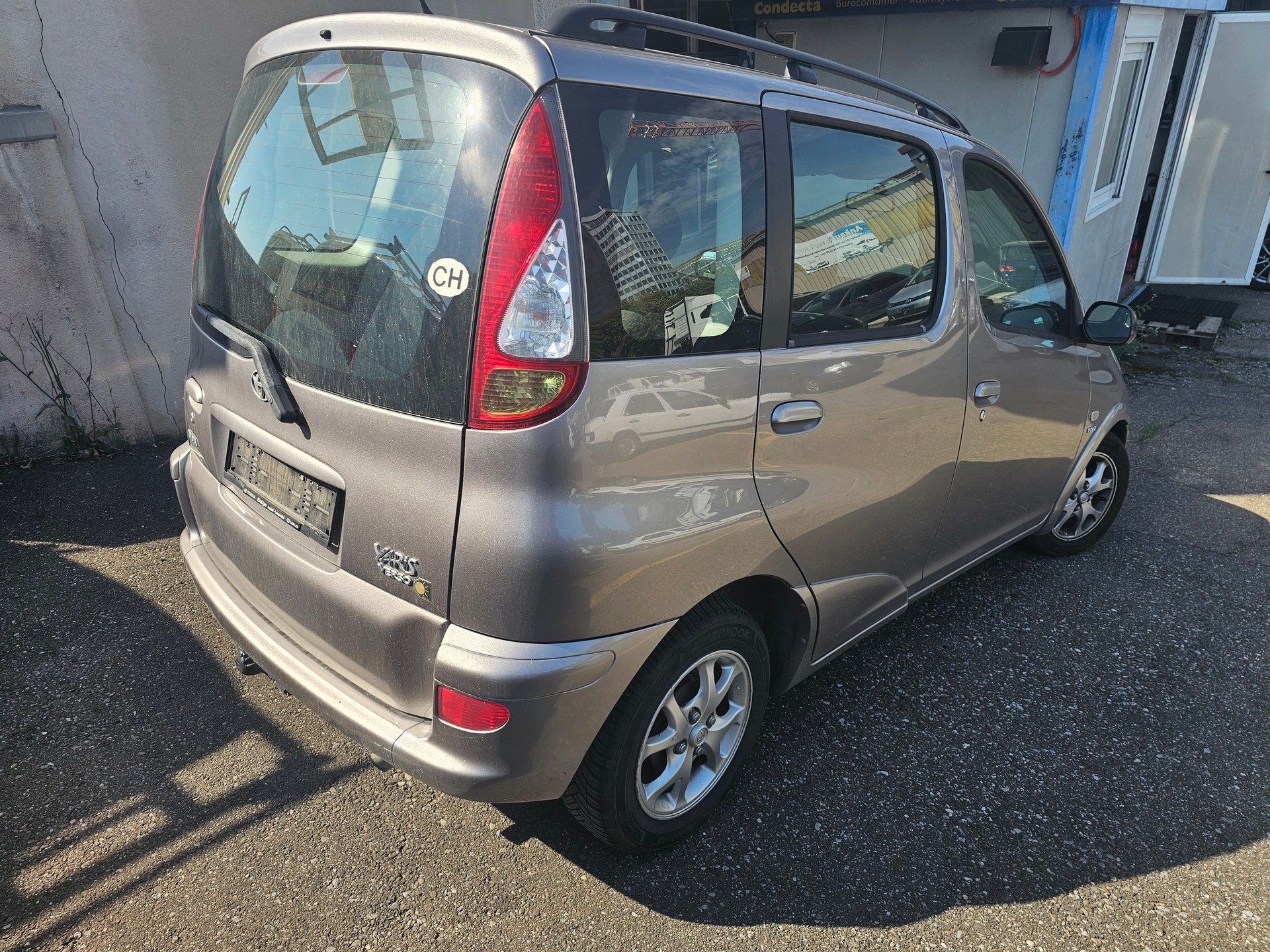 TOYOTA Yaris Verso 1.3 Linea Sol-image-3