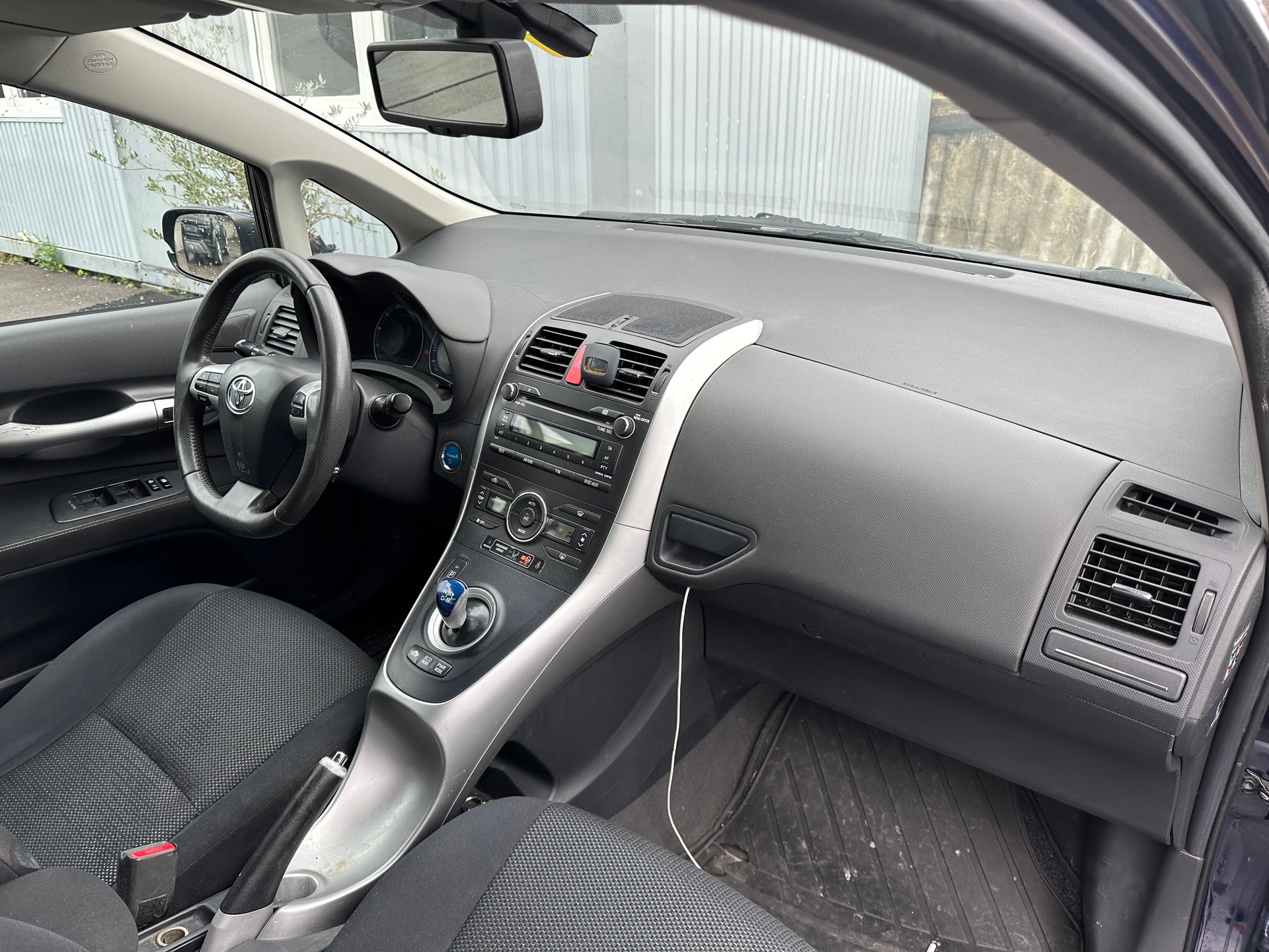 TOYOTA Auris 1.8 16V HSD Linea Sol-image-8