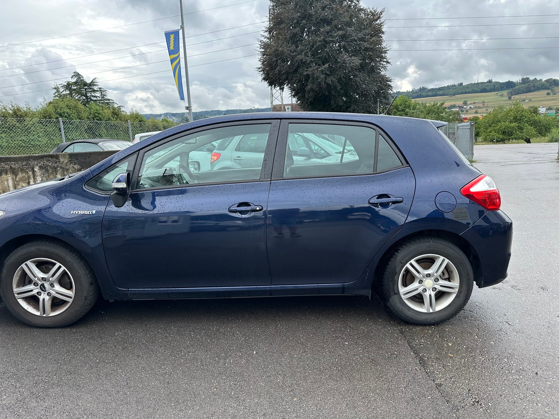 TOYOTA Auris 1.8 16V HSD Linea Sol-image-3