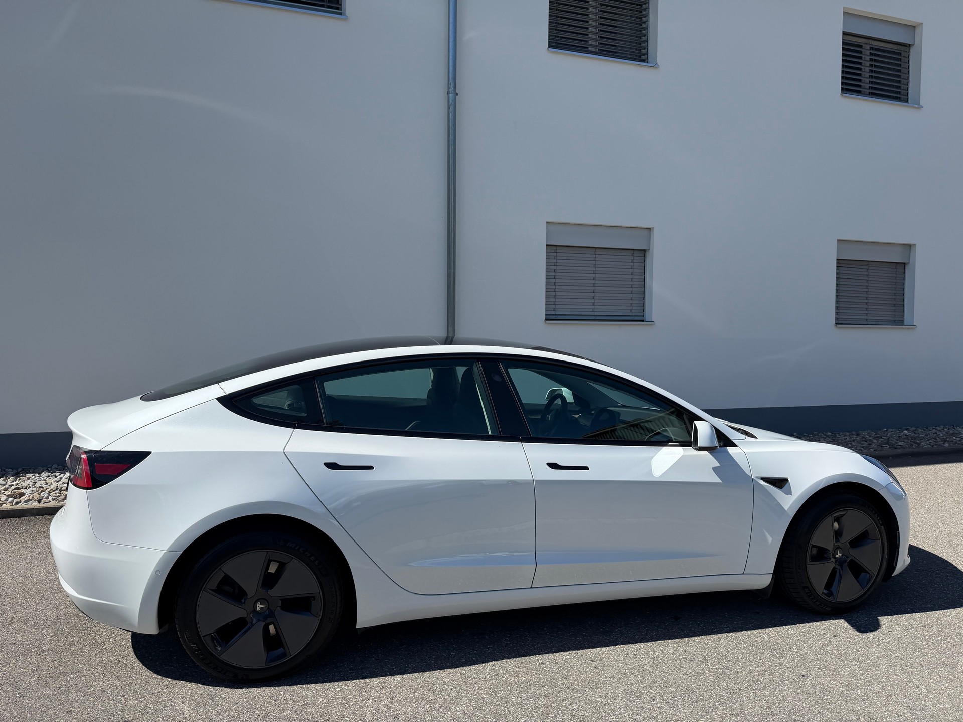 TESLA Model 3 Long Range Dual Motor AWD-image-4