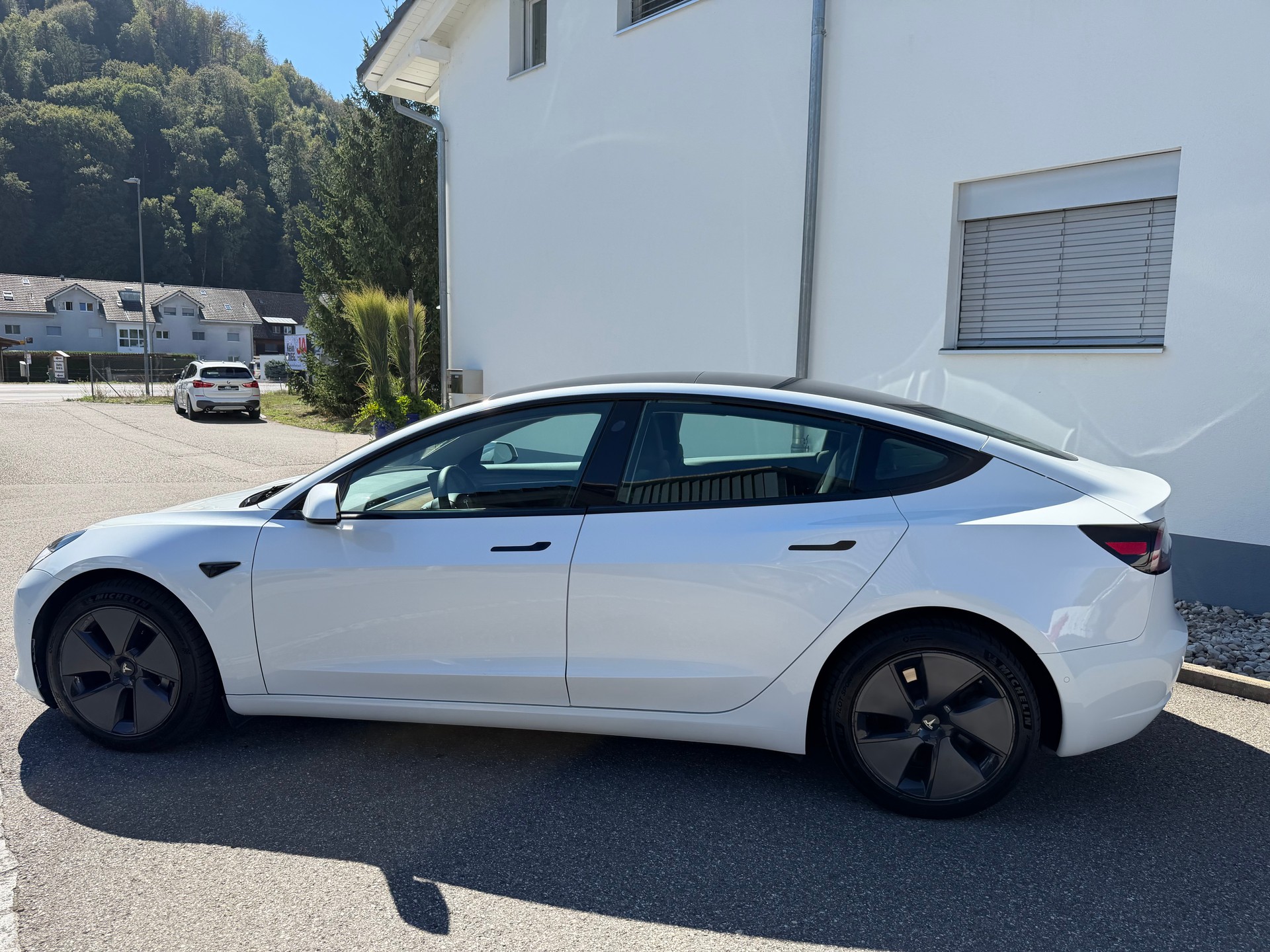 TESLA Model 3 Long Range Dual Motor AWD-image-12
