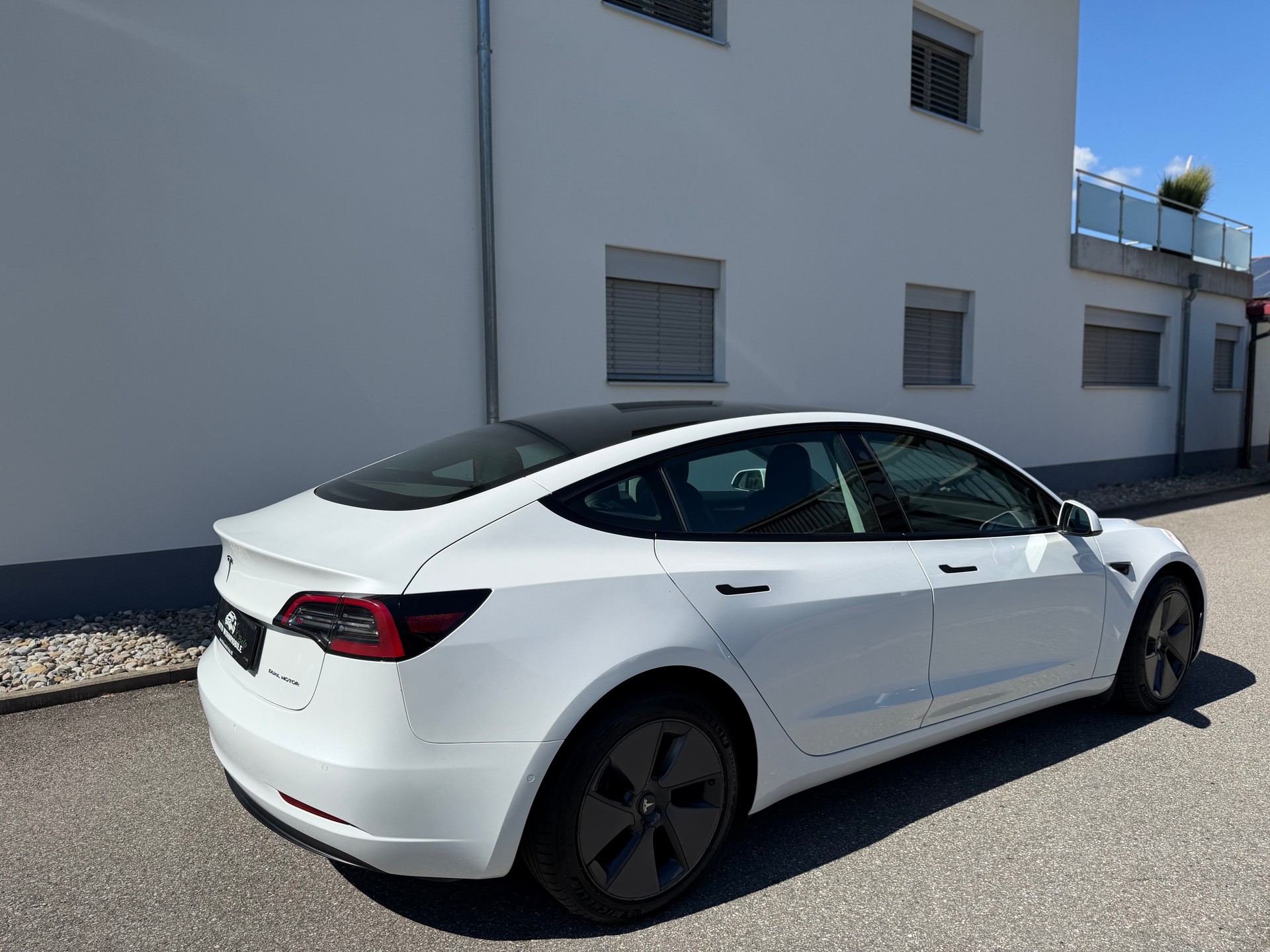 TESLA Model 3 Long Range Dual Motor AWD-image-5