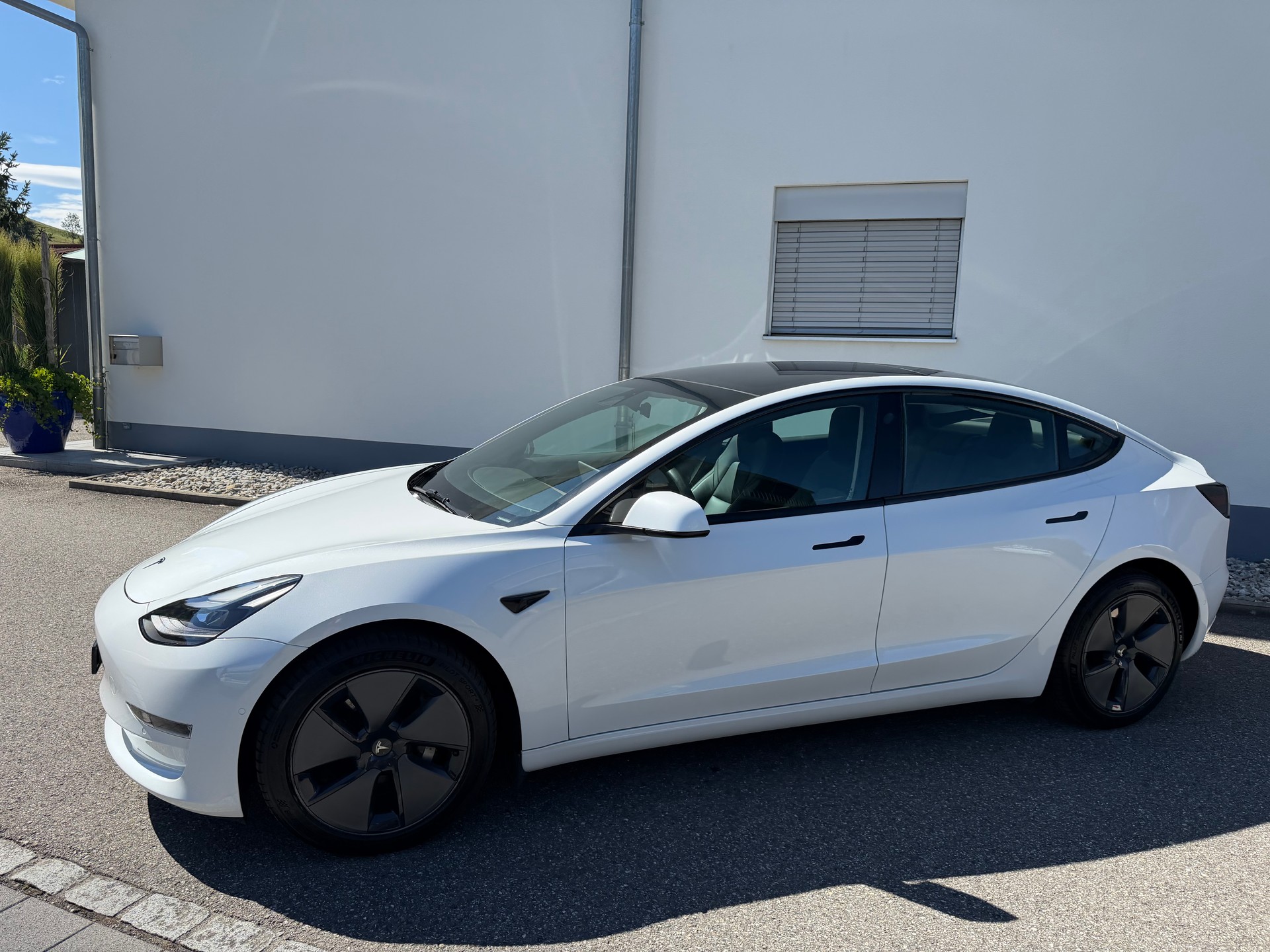 TESLA Model 3 Long Range Dual Motor AWD-image-11