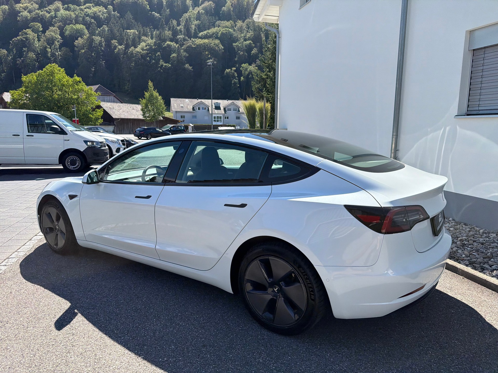 TESLA Model 3 Long Range Dual Motor AWD-image-13