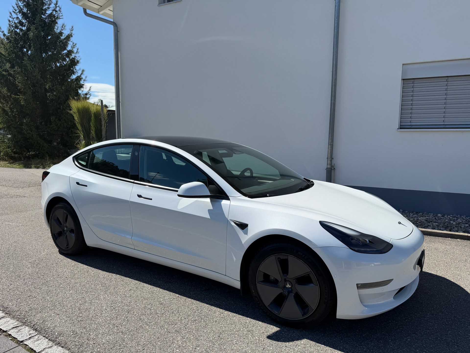 TESLA Model 3 Long Range Dual Motor AWD-image-3
