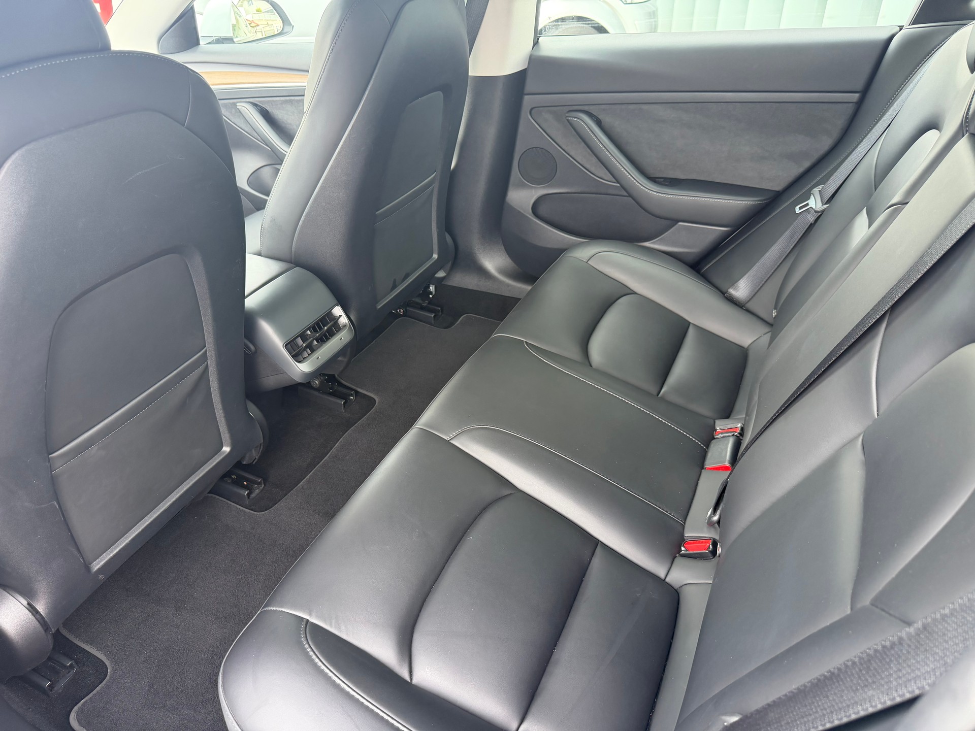 TESLA Model 3 Long Range Dual Motor AWD-image-17