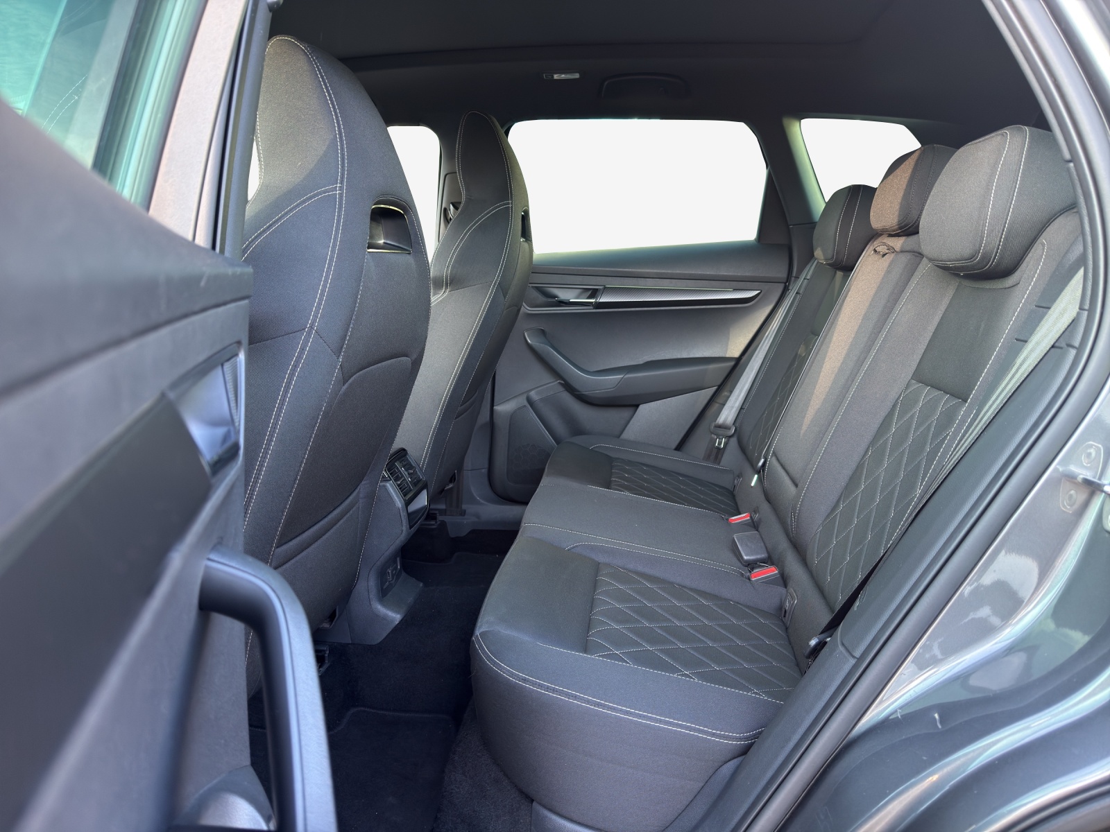 SKODA Karoq 1.5 TSI SportLine DSG-image-11