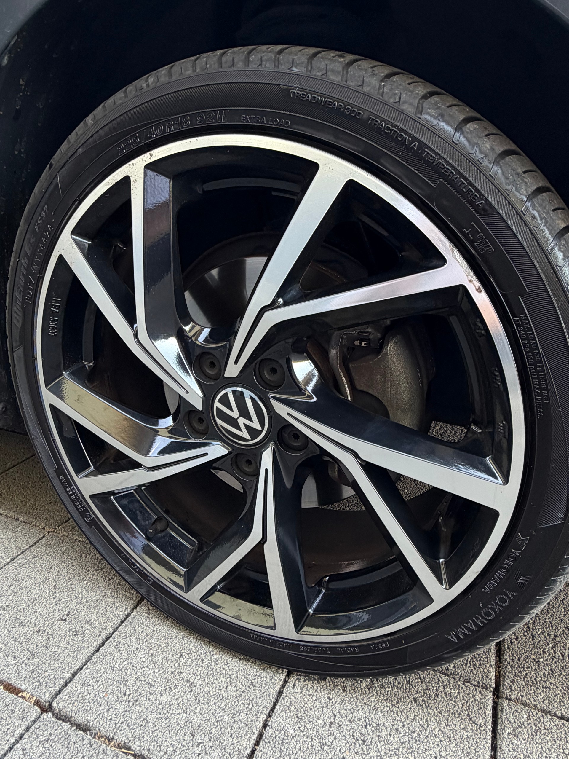 VW Golf 2.0 TDI R-Line DSG-image-22