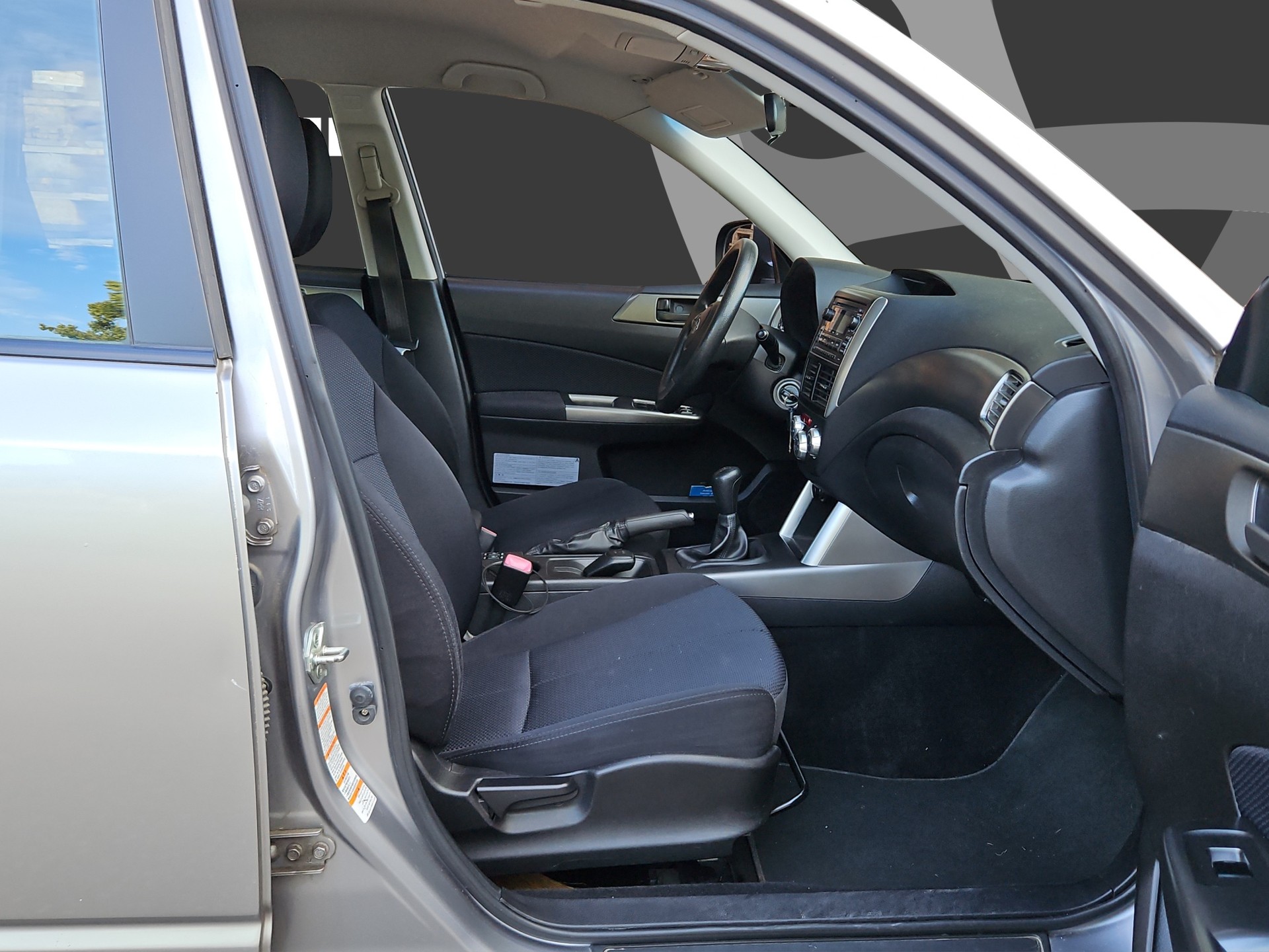 SUBARU Forester 2.0X Swiss manuelles Getriebe mit Untersetzung und Anhängerkupplung-image-12