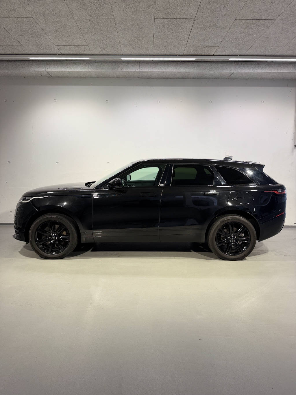 LAND ROVER Range Rover Velar 2.0 P400e R-Dynamic SE-image-2