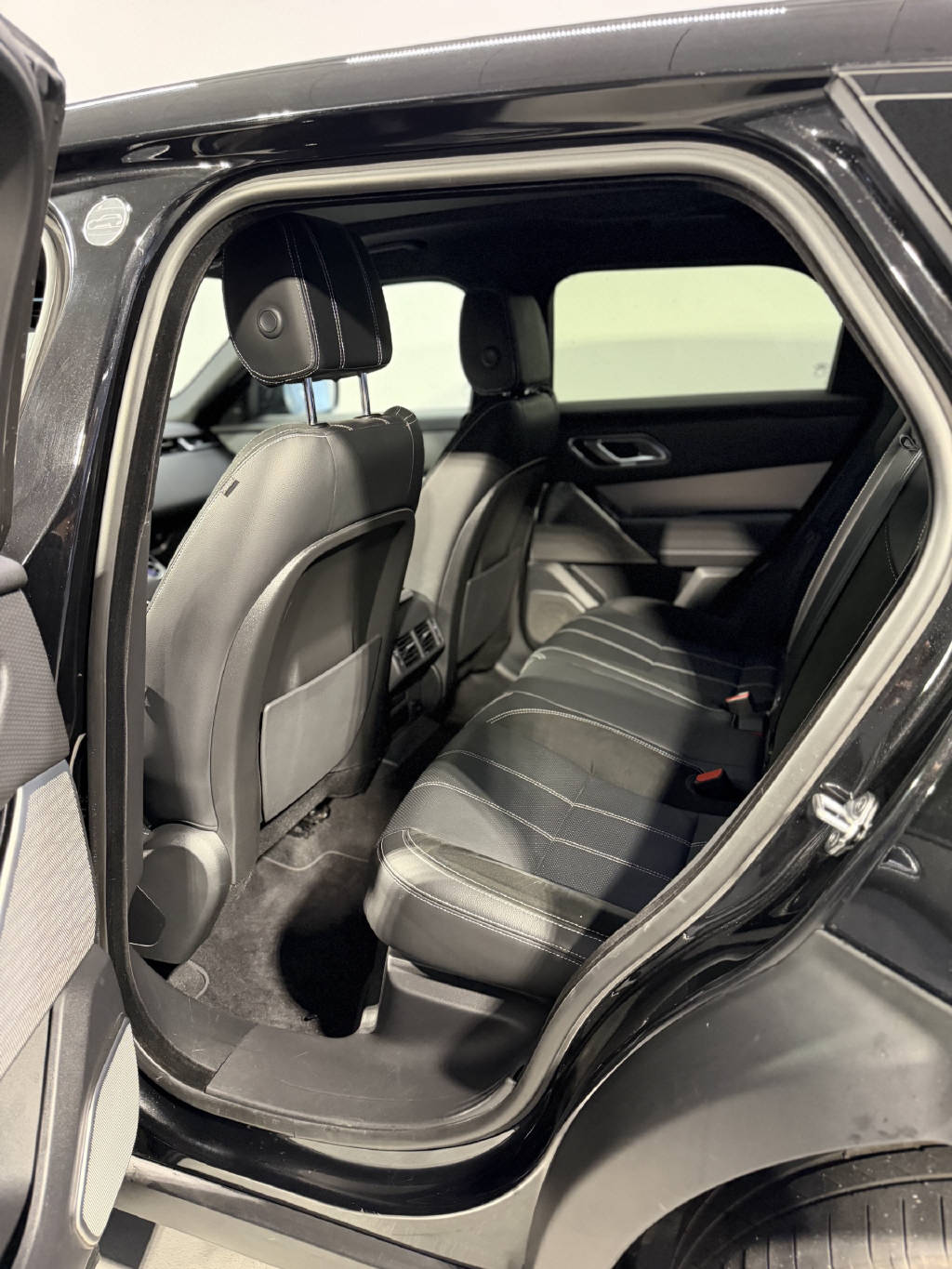 LAND ROVER Range Rover Velar 2.0 P400e R-Dynamic SE-image-8