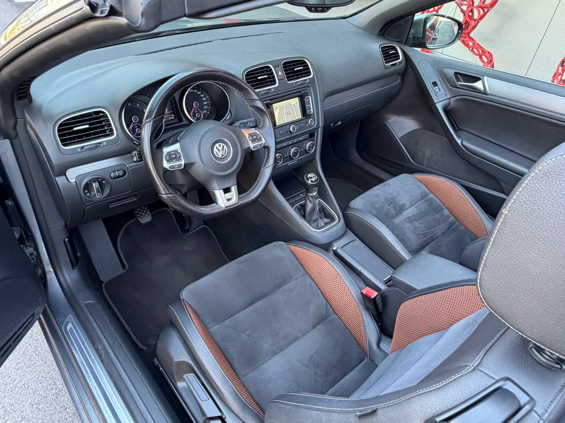 VW Golf Cabrio 1.4 TSI Karmann-image-13