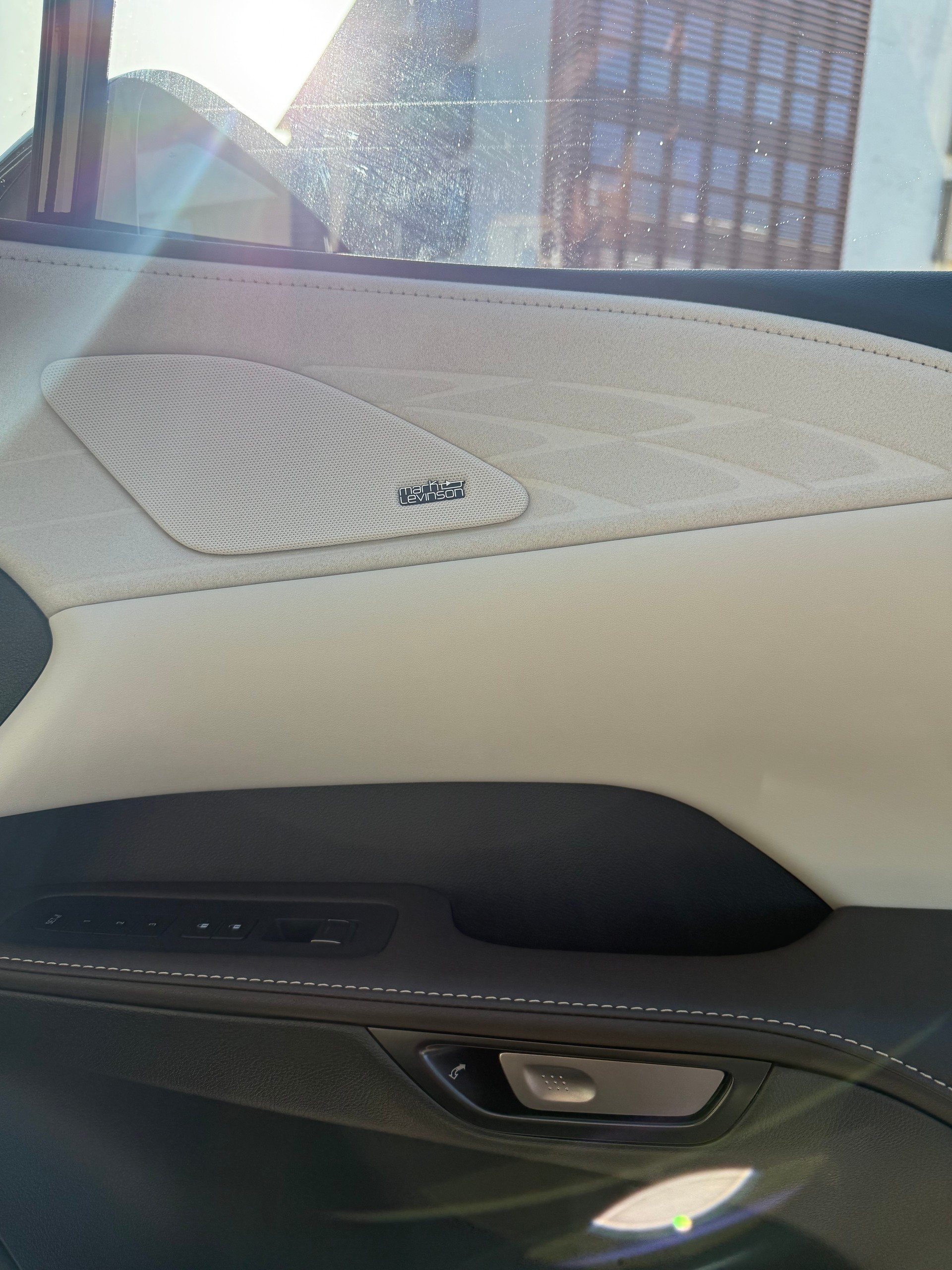 LEXUS RX 450h+ Ecxellence AWD CVT-image-7
