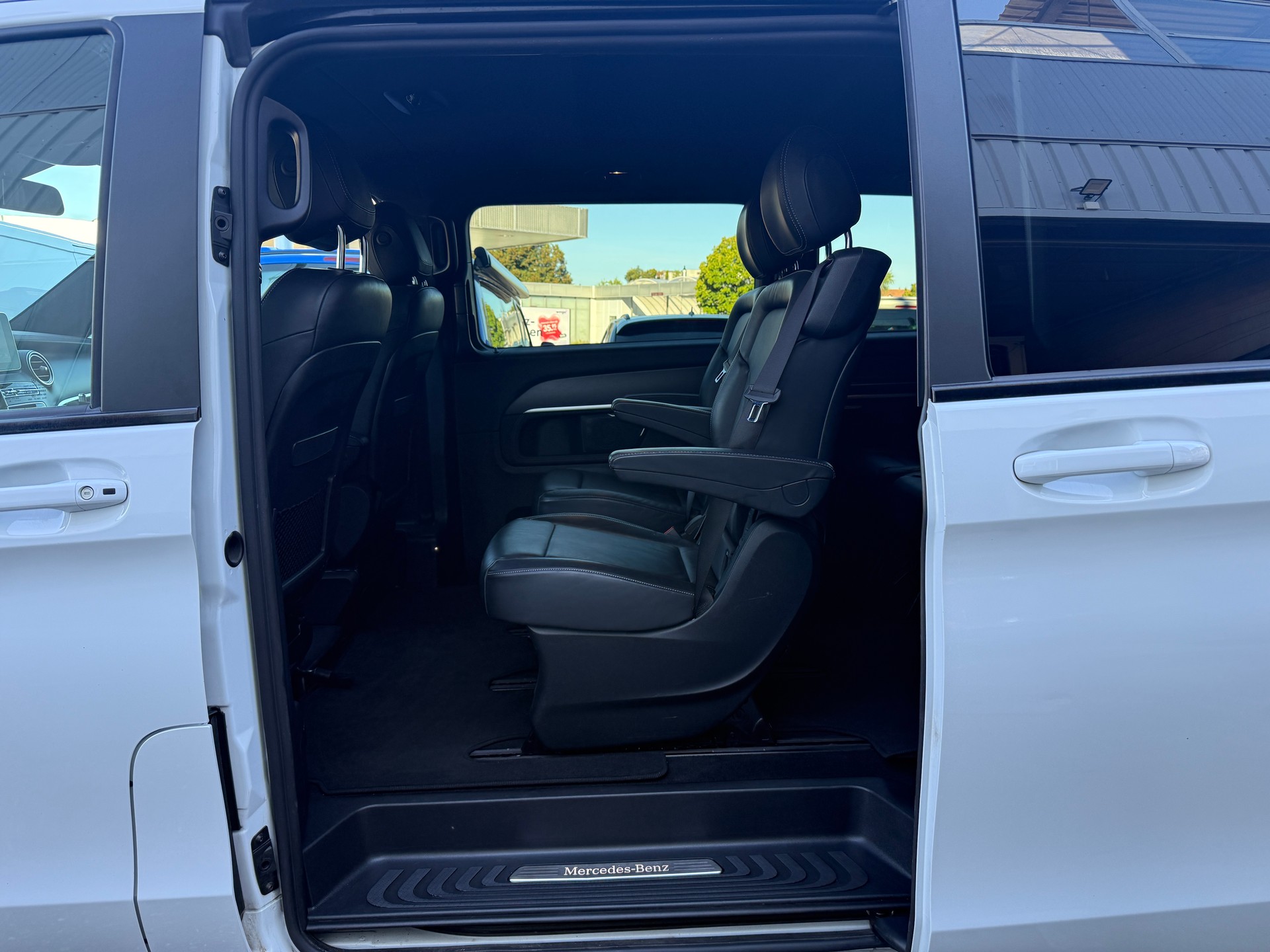 MERCEDES-BENZ V 250 d Swiss Edition lang 7G-Tronic ***1.HAND & AHK***-image-20
