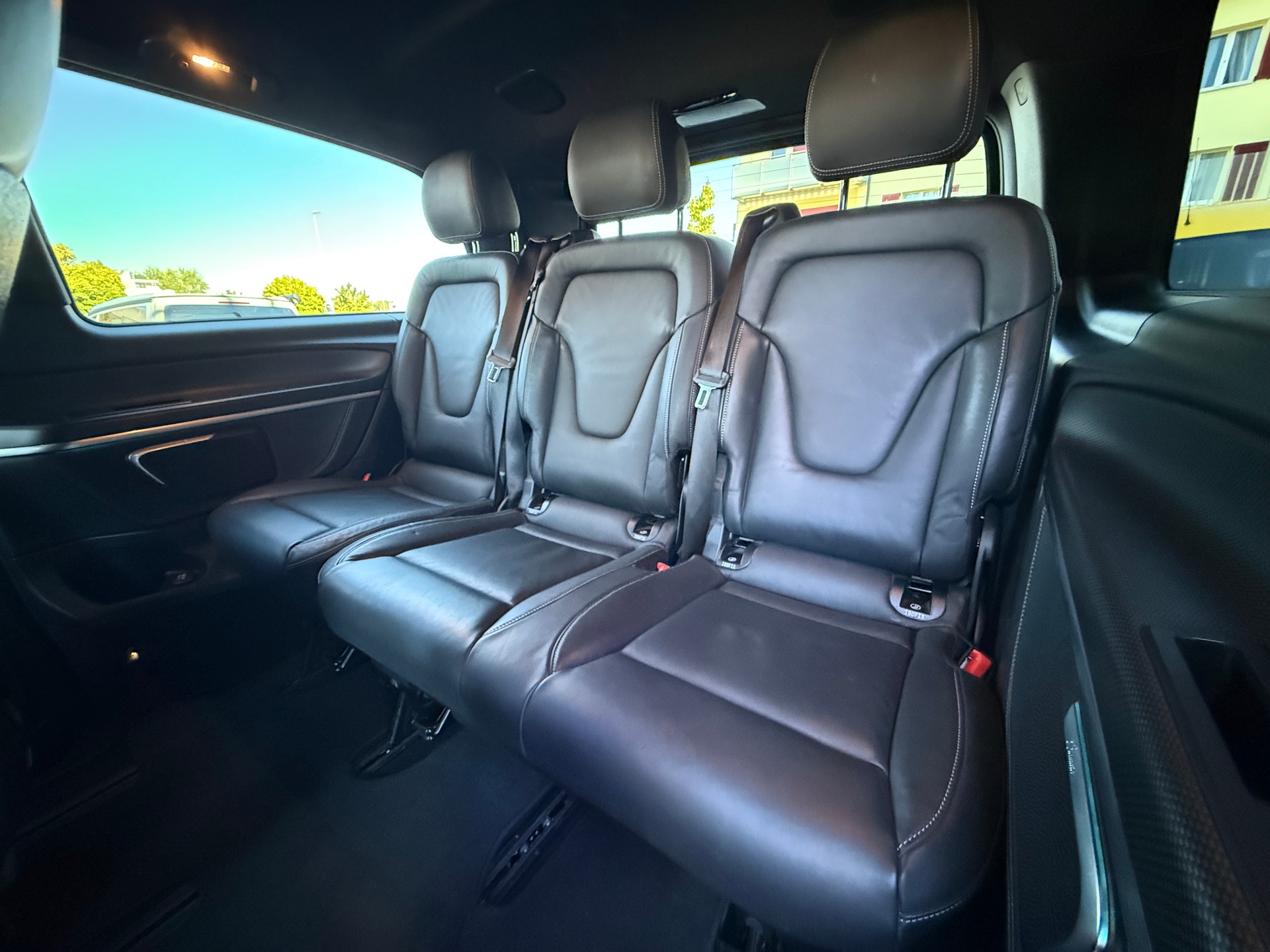 MERCEDES-BENZ V 250 d Swiss Edition lang 7G-Tronic ***1.HAND & AHK***-image-19