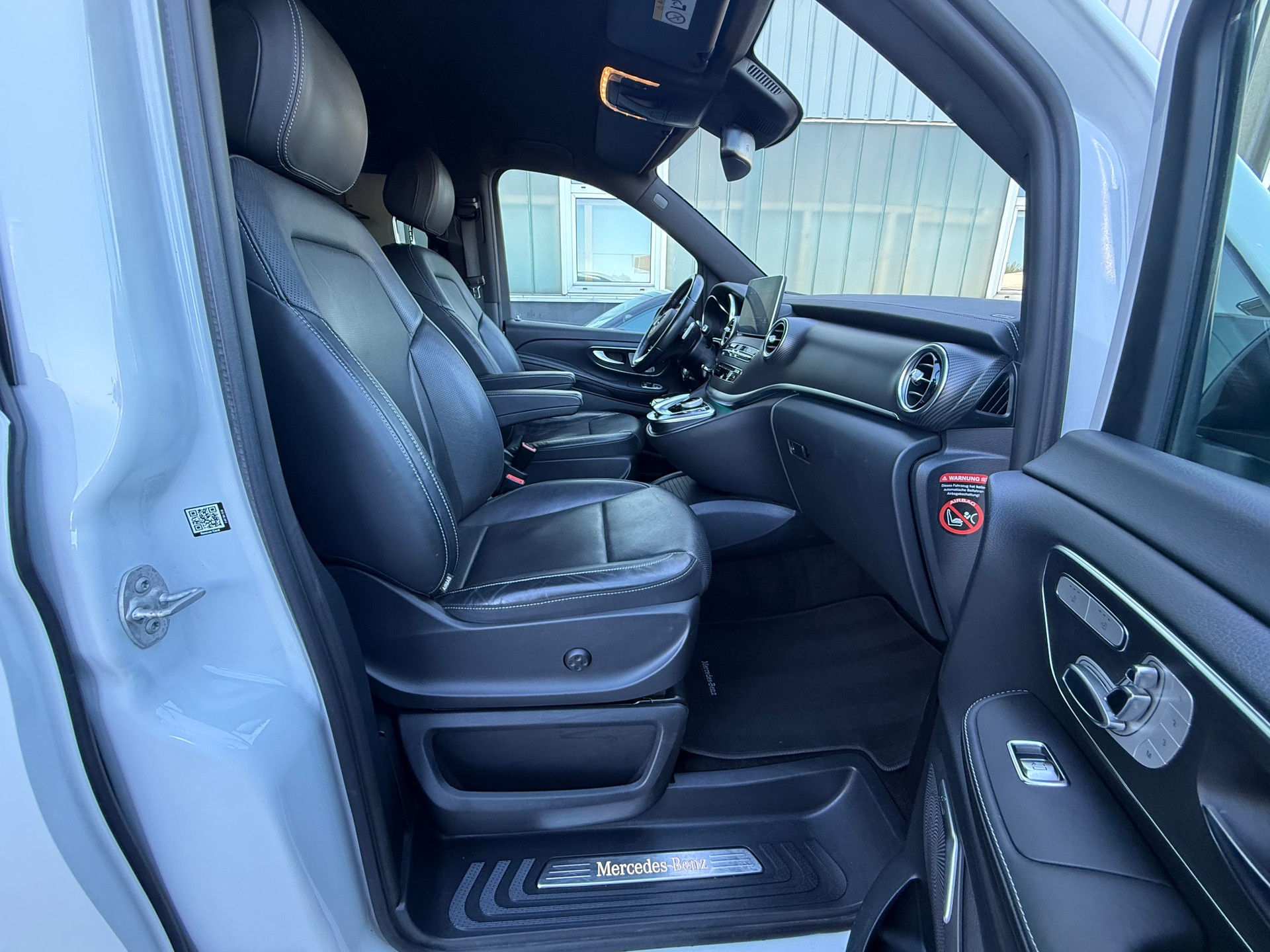 MERCEDES-BENZ V 250 d Swiss Edition lang 7G-Tronic ***1.HAND & AHK***-image-9
