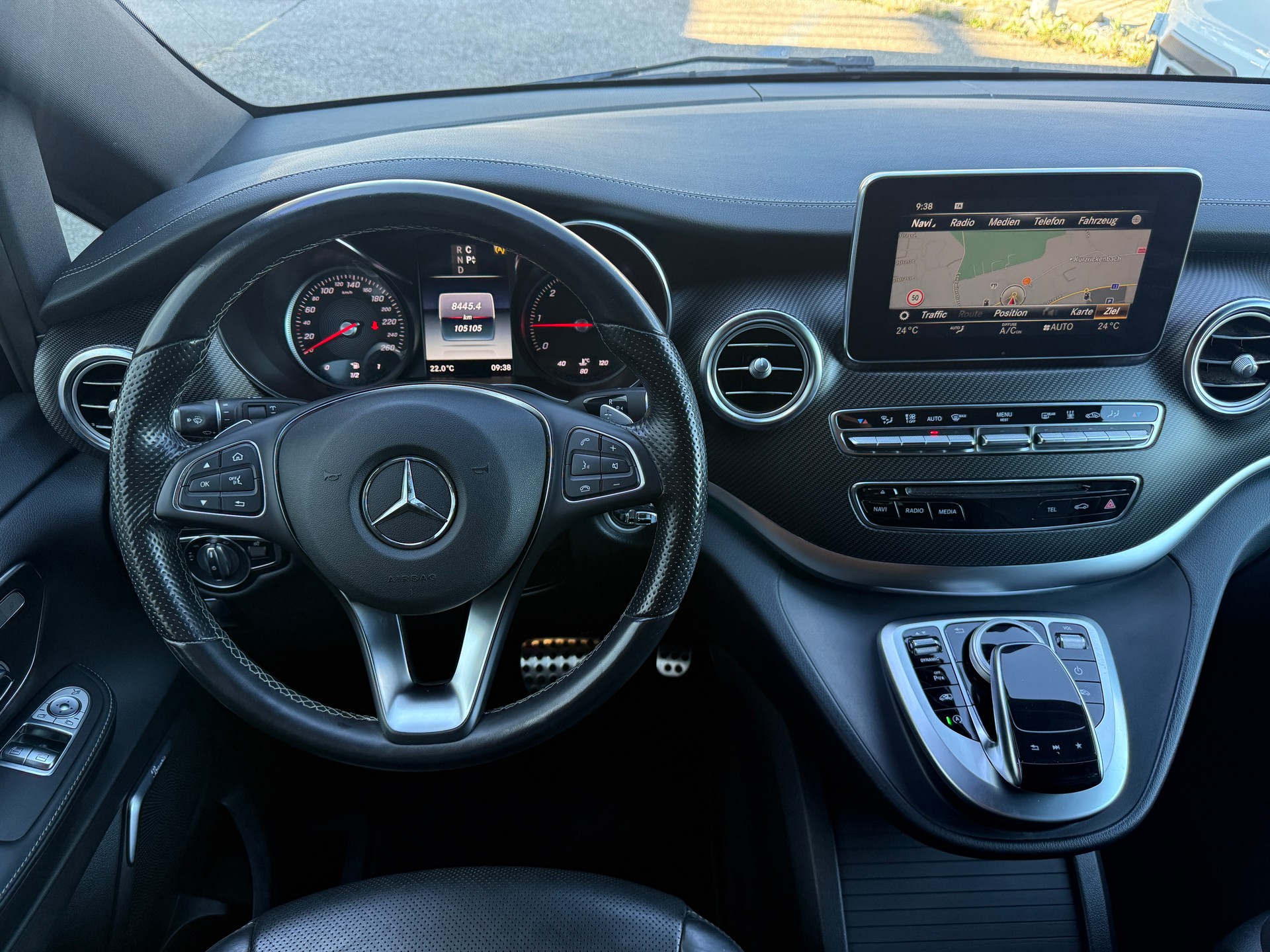 MERCEDES-BENZ V 250 d Swiss Edition lang 7G-Tronic ***1.HAND & AHK***-image-6
