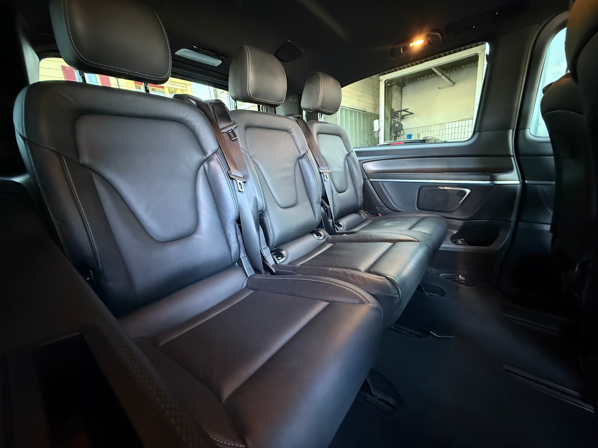 MERCEDES-BENZ V 250 d Swiss Edition lang 7G-Tronic ***1.HAND & AHK***-image-16