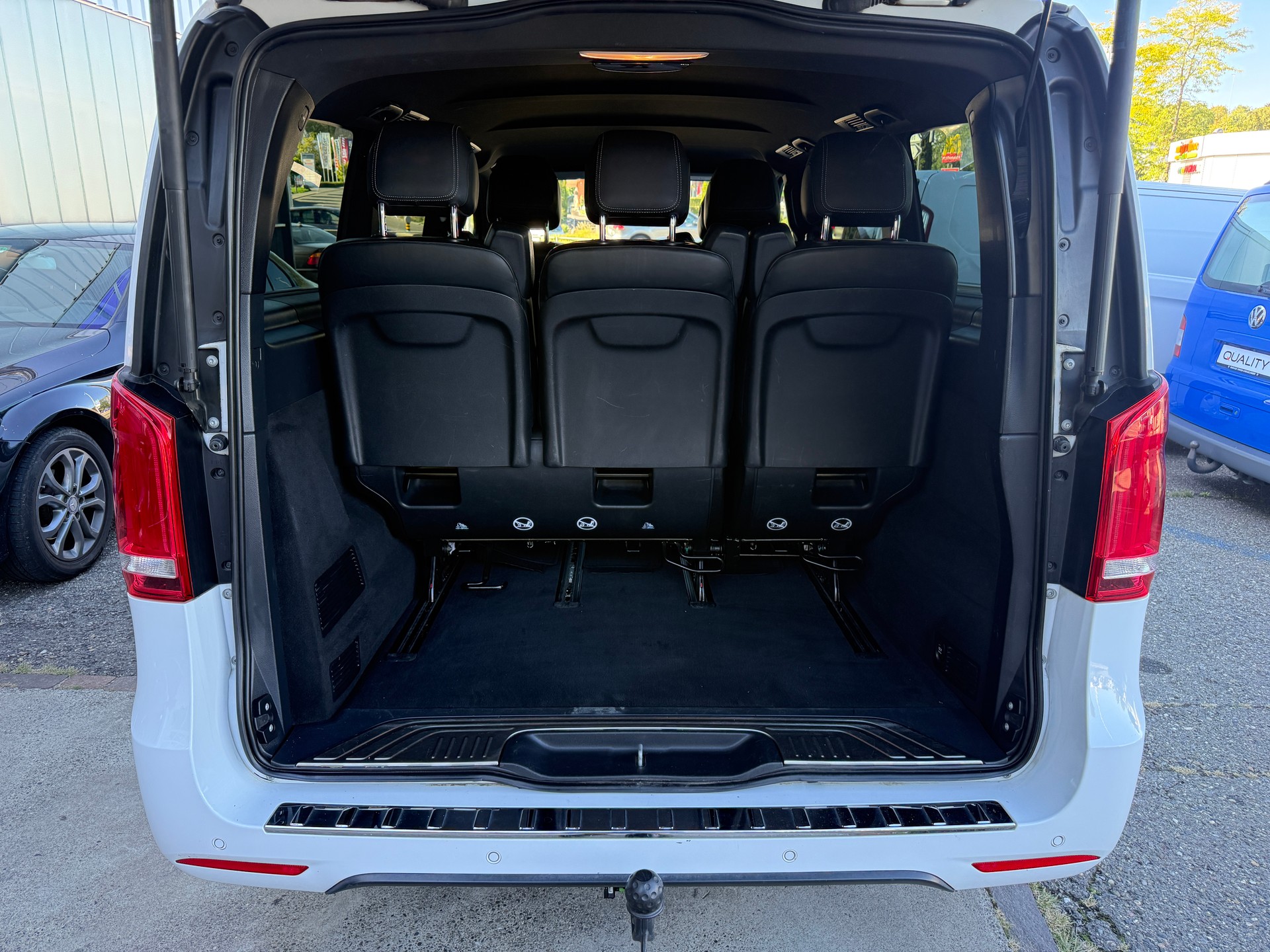 MERCEDES-BENZ V 250 d Swiss Edition lang 7G-Tronic ***1.HAND & AHK***-image-25