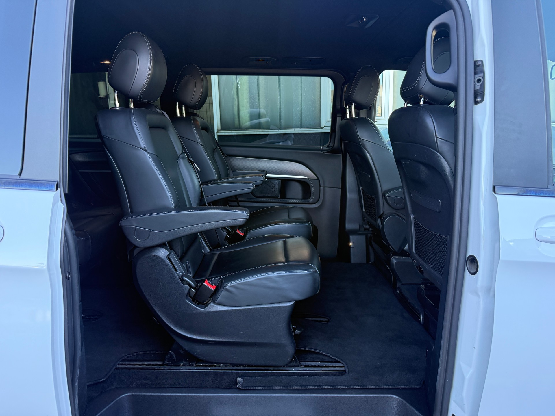MERCEDES-BENZ V 250 d Swiss Edition lang 7G-Tronic ***1.HAND & AHK***-image-11