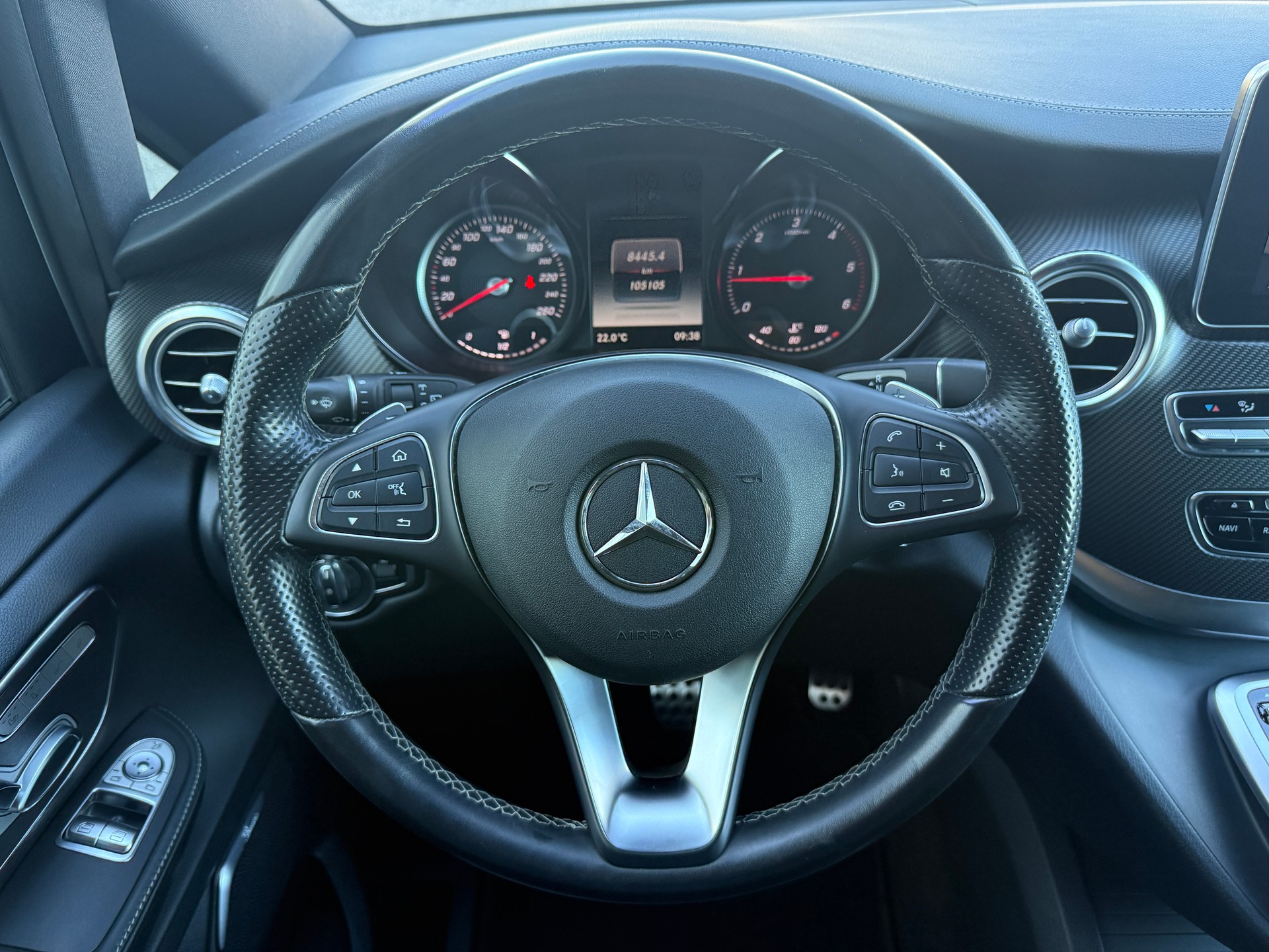 MERCEDES-BENZ V 250 d Swiss Edition lang 7G-Tronic ***1.HAND & AHK***-image-7