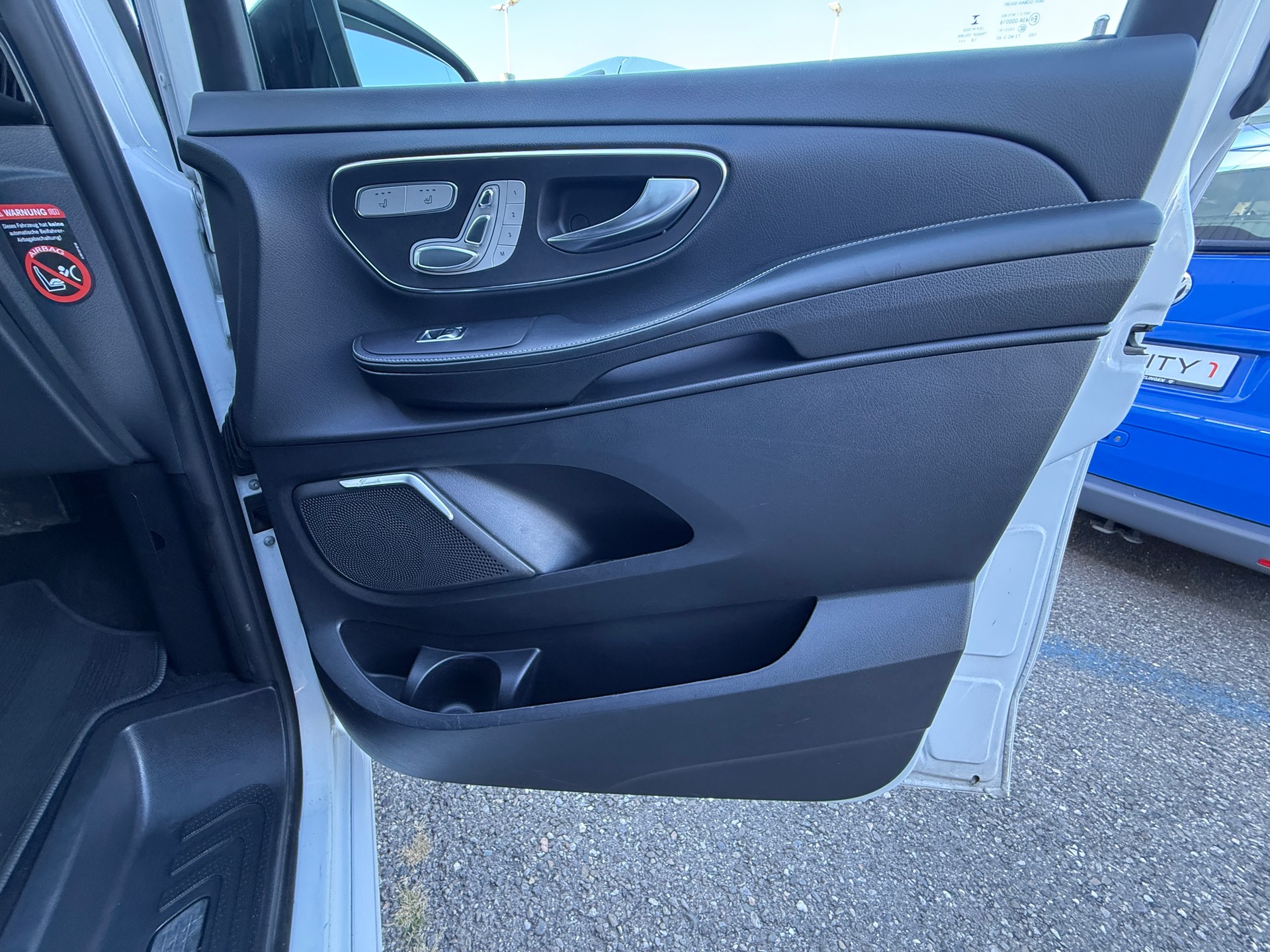 MERCEDES-BENZ V 250 d Swiss Edition lang 7G-Tronic ***1.HAND & AHK***-image-12