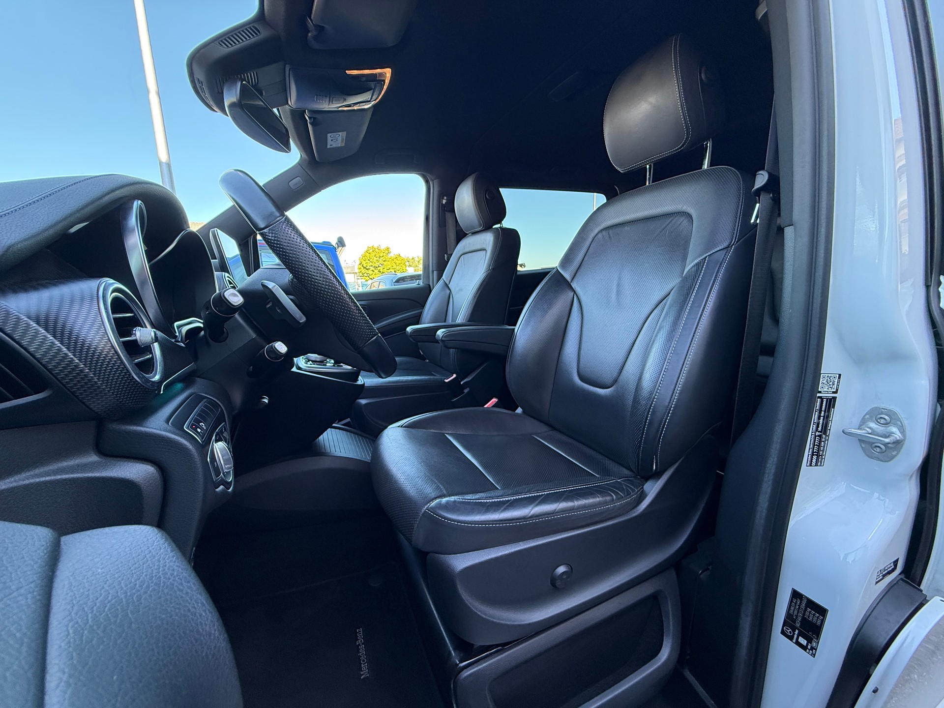 MERCEDES-BENZ V 250 d Swiss Edition lang 7G-Tronic ***1.HAND & AHK***-image-13