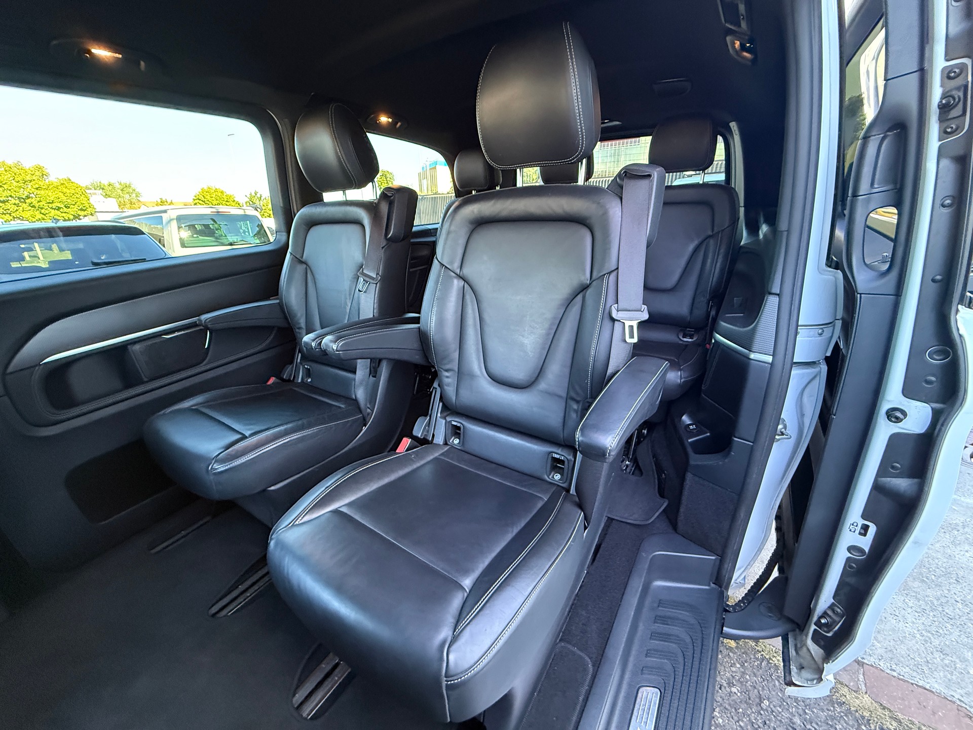 MERCEDES-BENZ V 250 d Swiss Edition lang 7G-Tronic ***1.HAND & AHK***-image-18