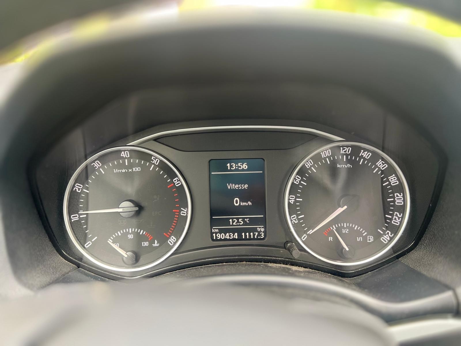 SKODA Octavia Combi 1.8 TSI Adventure 4x4-image-6