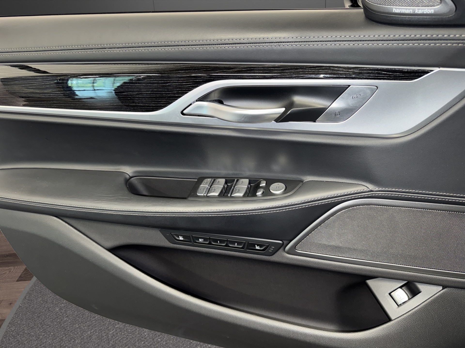 BMW 730d xDrive M Sport-image-11