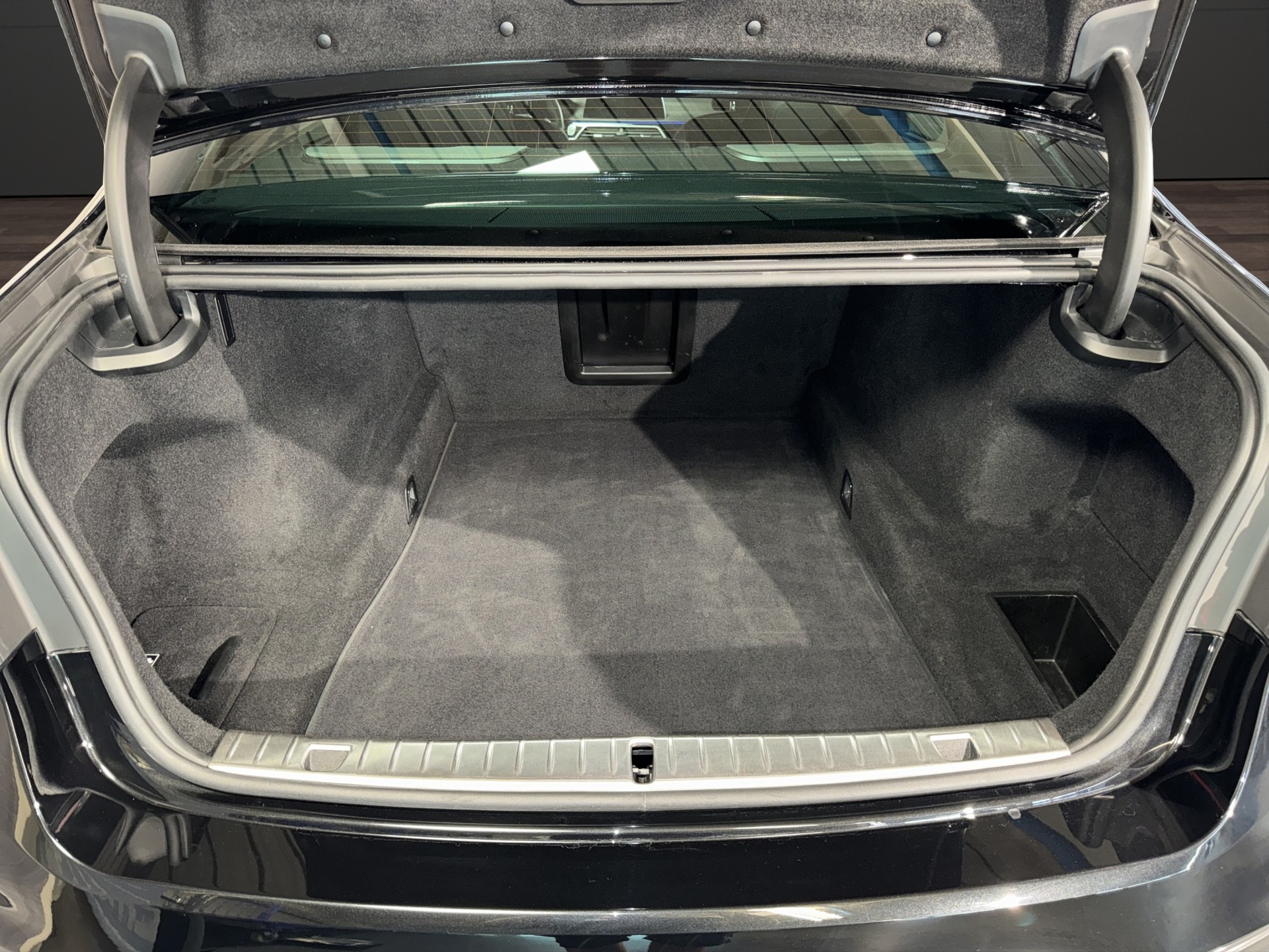 BMW 730d xDrive M Sport-image-15
