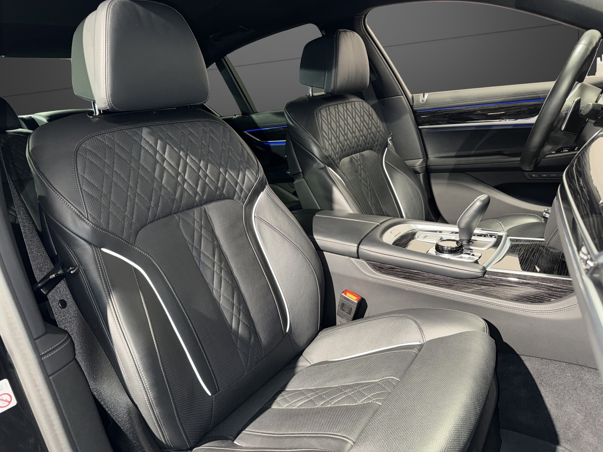 BMW 730d xDrive M Sport-image-17