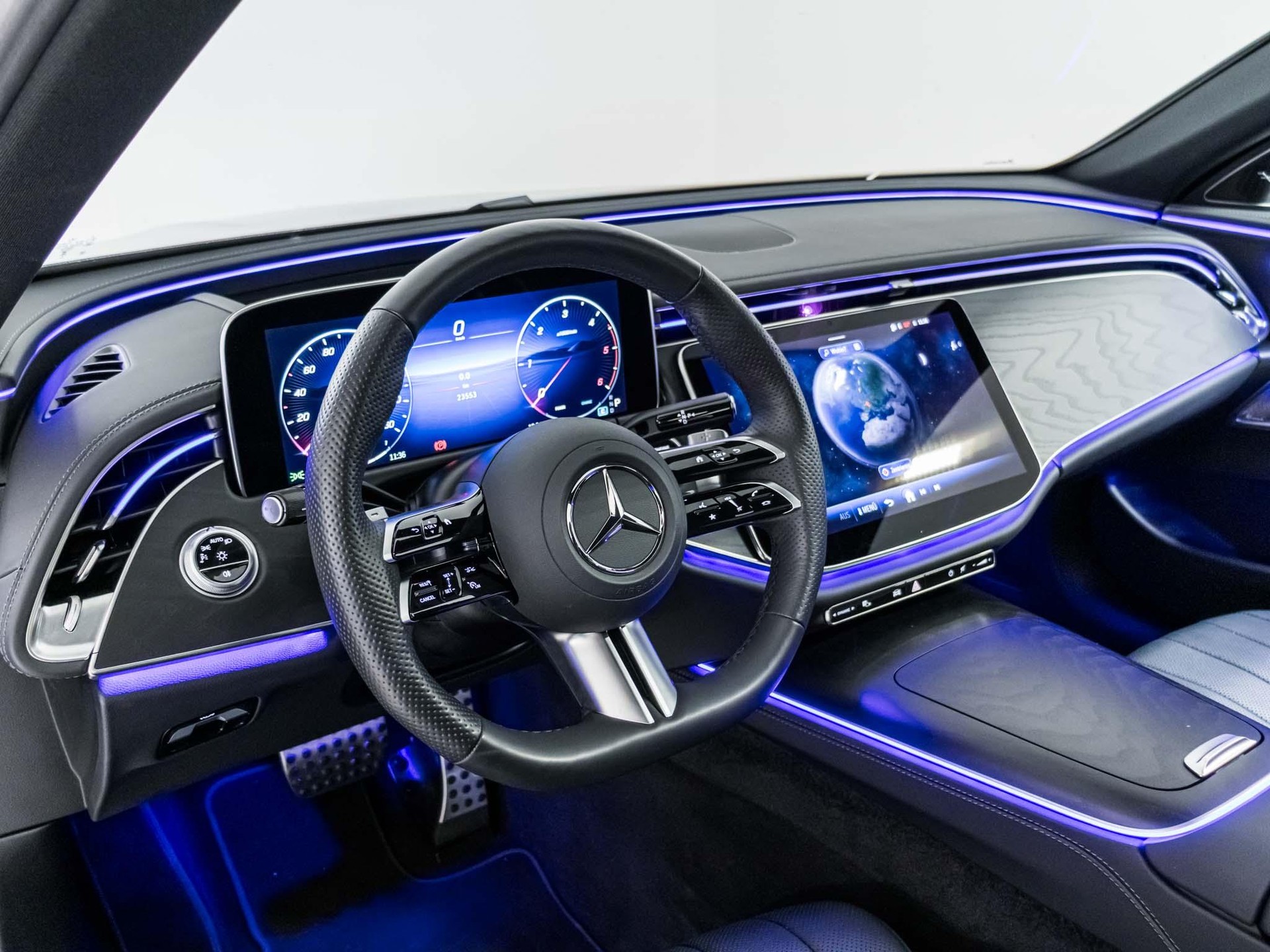 MERCEDES-BENZ E 220 d AMG Line 4matic Kombi-image-9