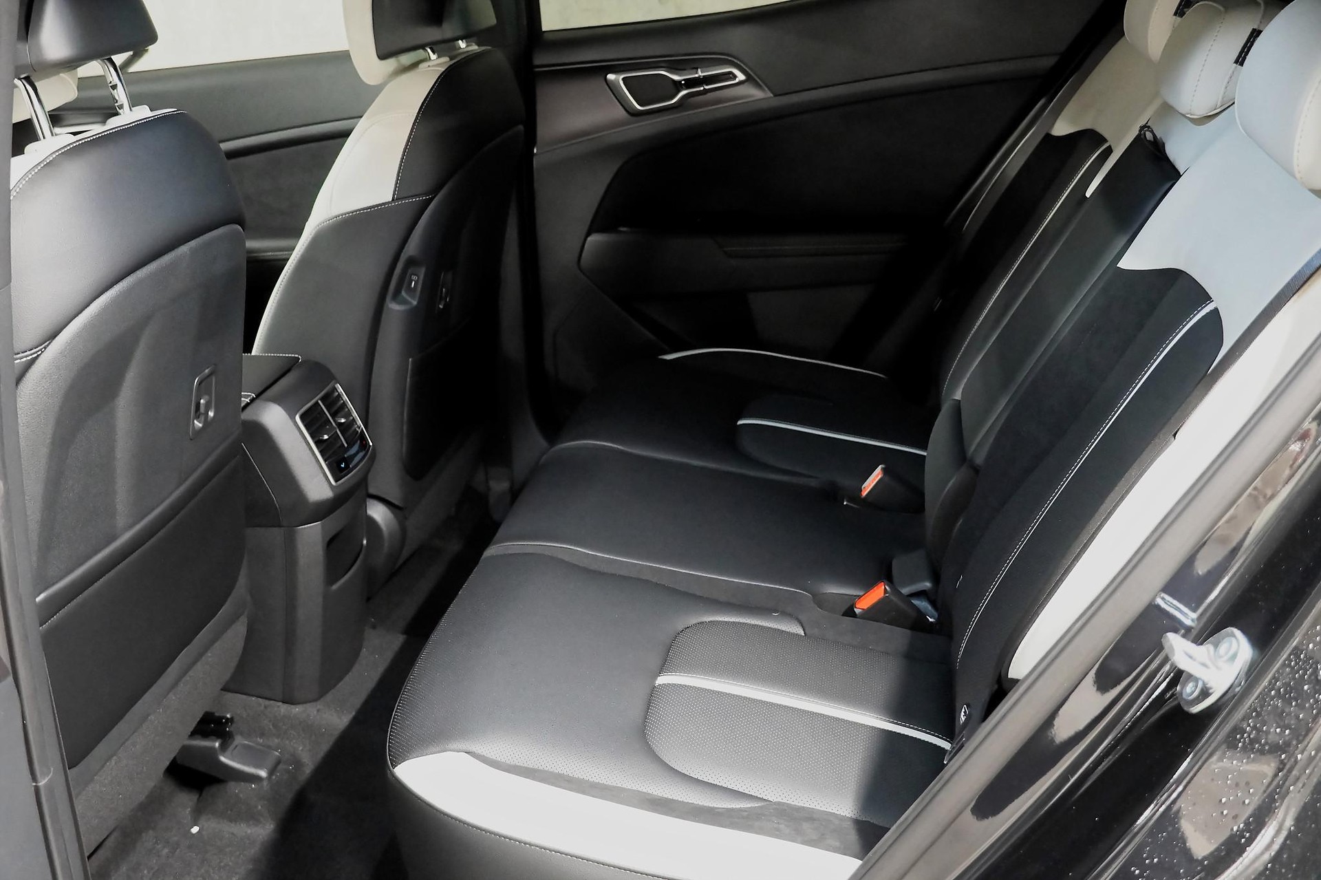 KIA Sportage 1.6 T-GDi Hybrid GT-Line-image-7