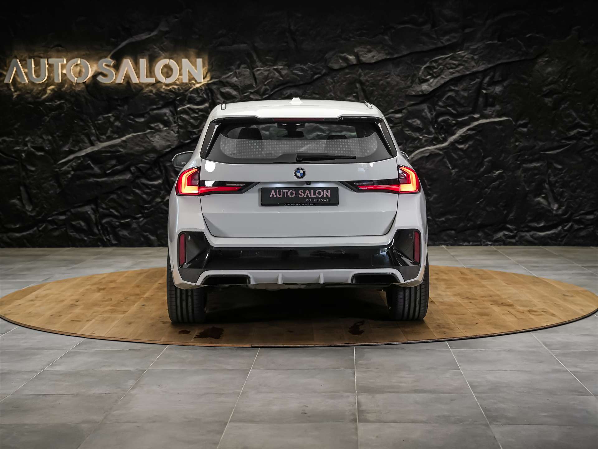 BMW X1 xDrive 23d M Sport *20" Felgen*Werksgarantie*AHK*-image-3
