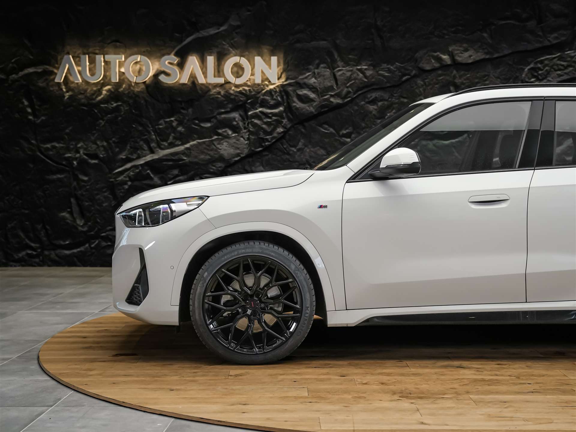 BMW X1 xDrive 23d M Sport *20" Felgen*Werksgarantie*AHK*-image-14