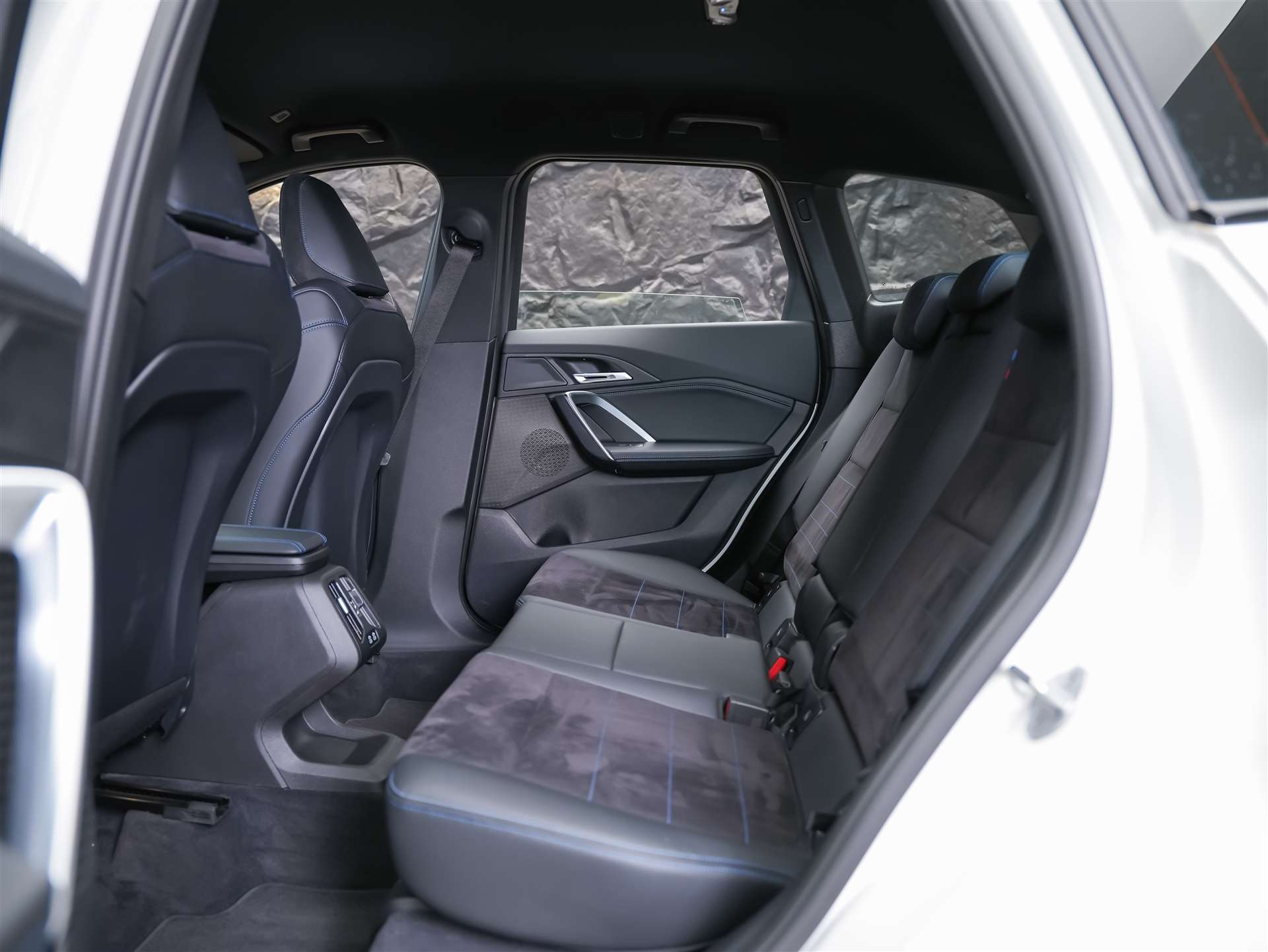 BMW X1 xDrive 23d M Sport *20" Felgen*Werksgarantie*AHK*-image-11