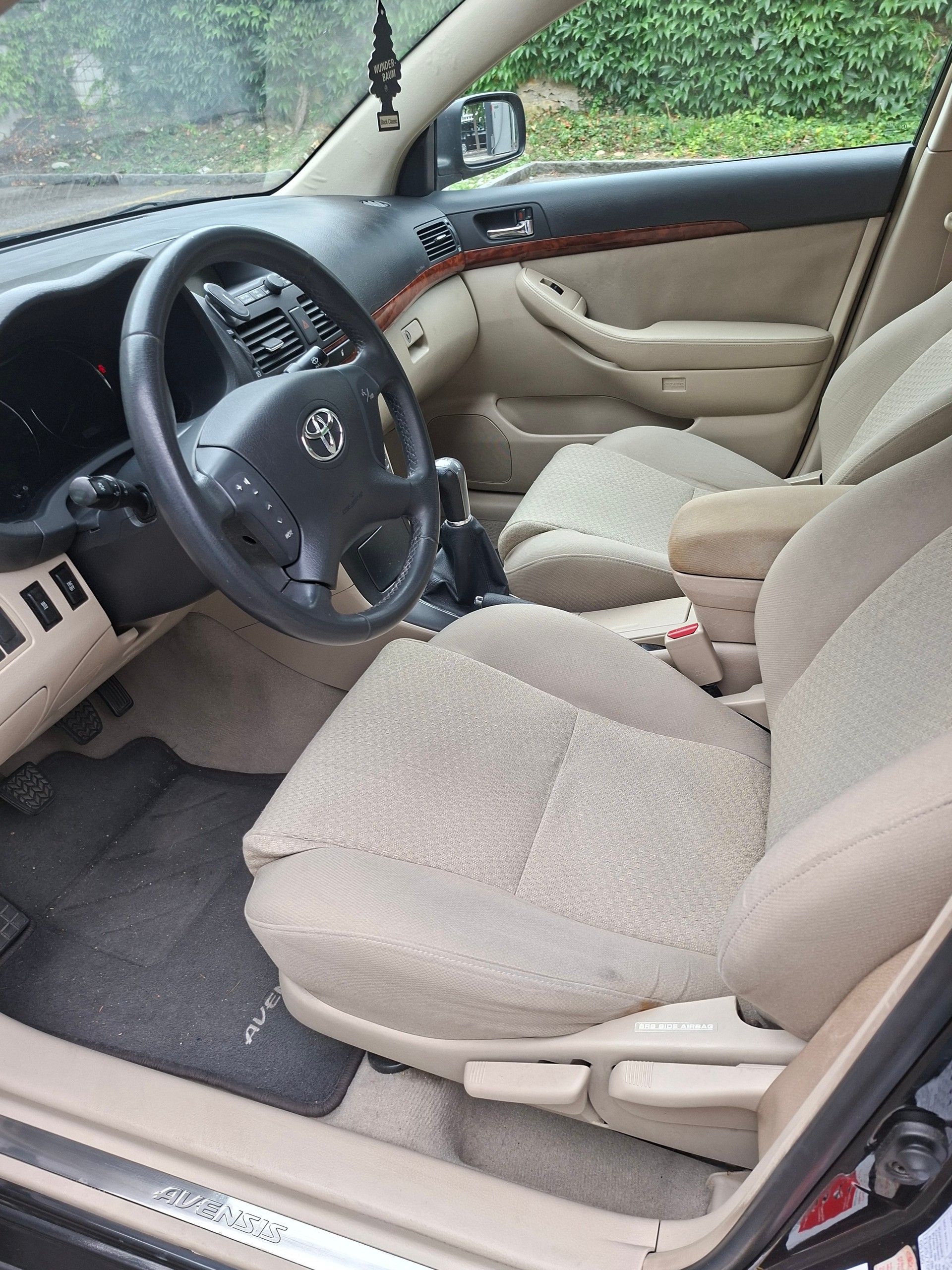 TOYOTA Avensis 2.0D-4 D Linea Sol Sedan-image-7