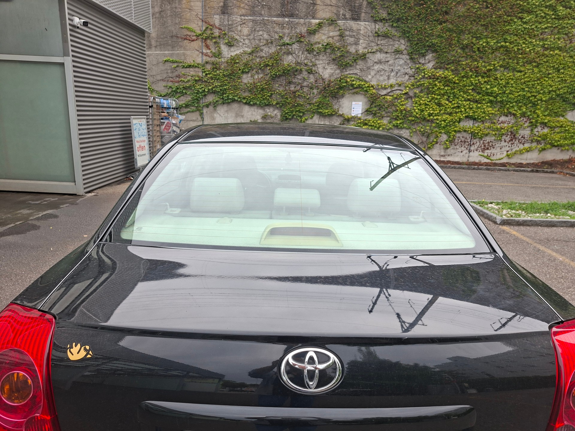 TOYOTA Avensis 2.0D-4 D Linea Sol Sedan-image-2